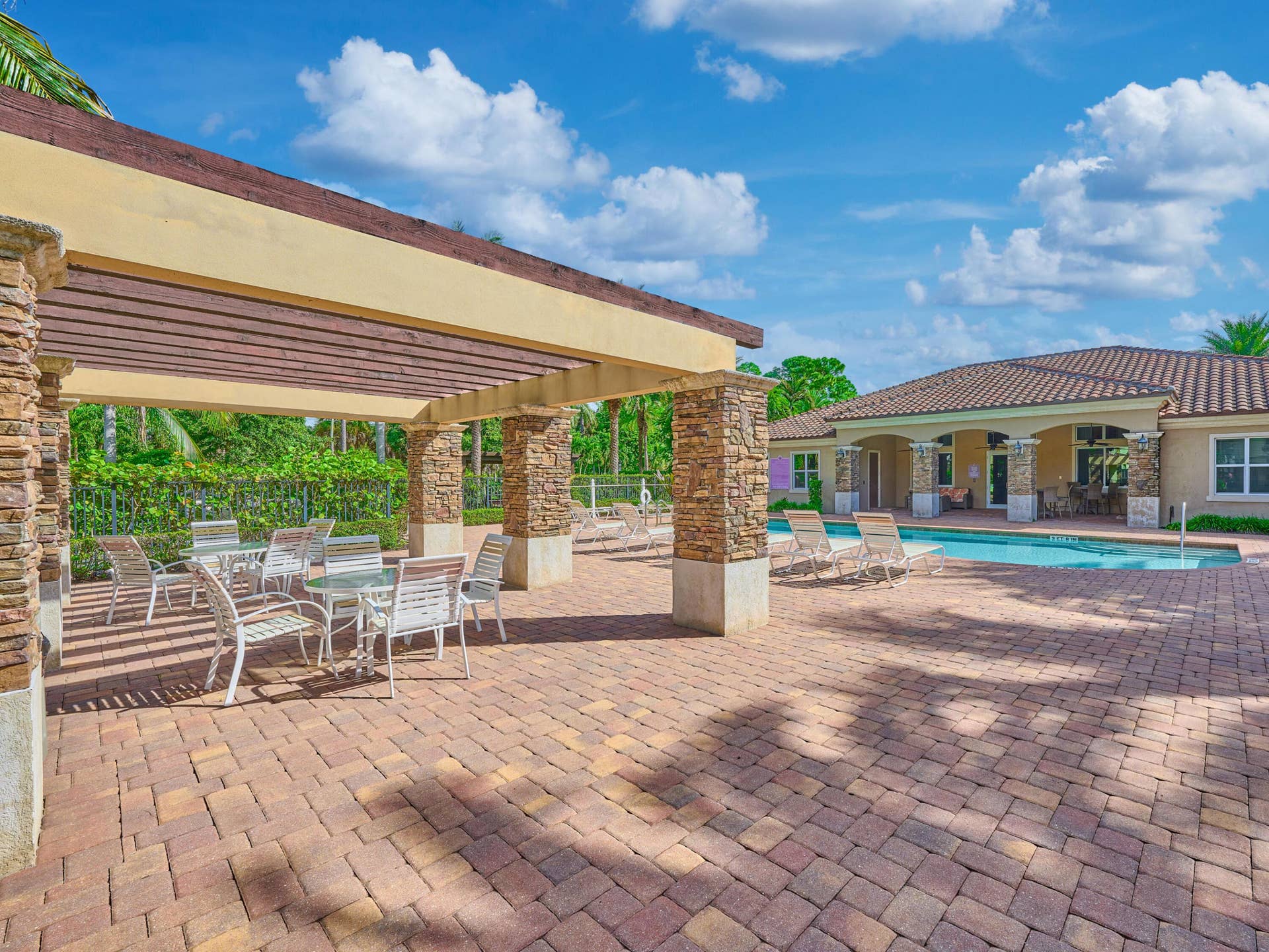 141 SWORD FERN Place, Wellington, FL 33414 Community Pool