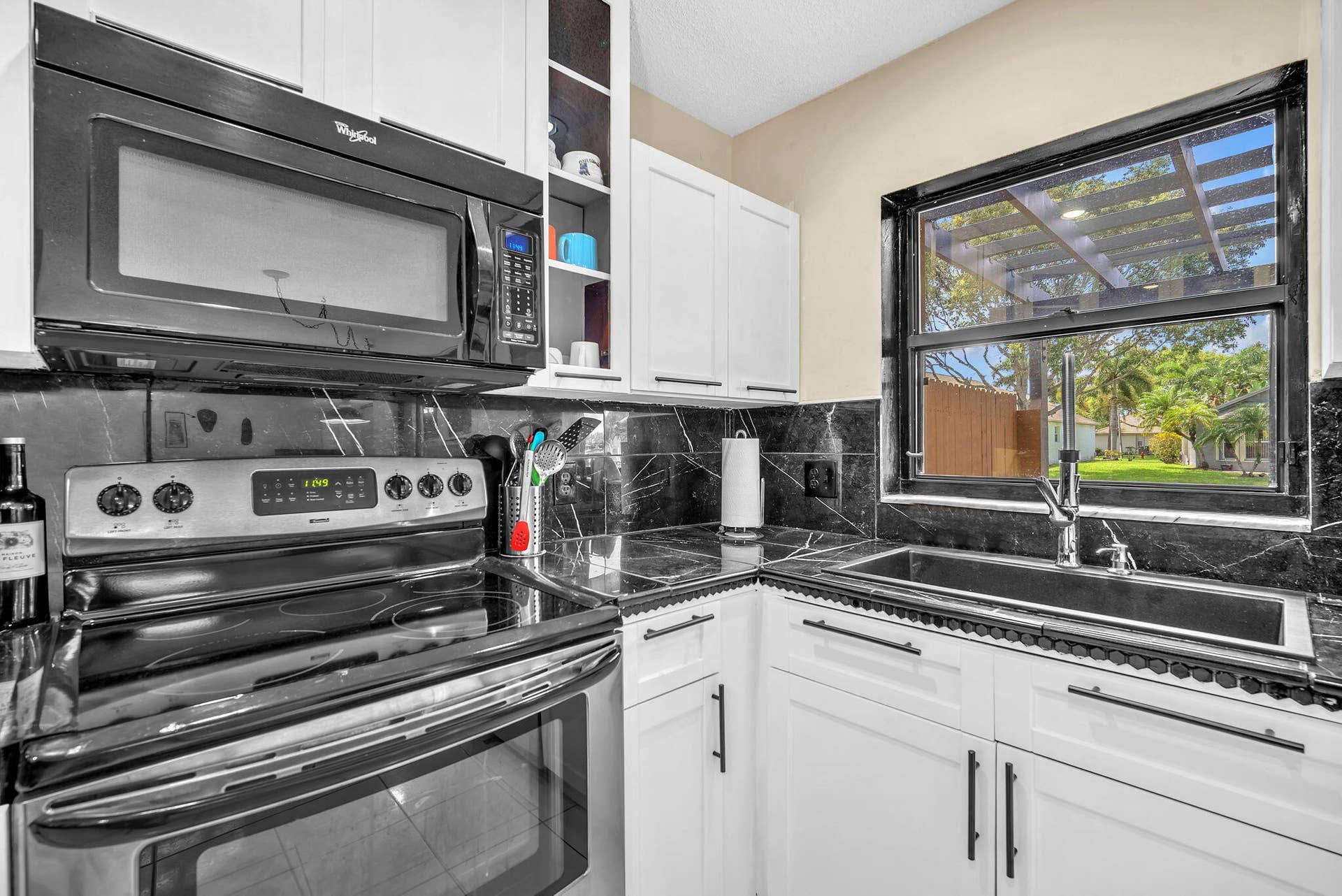 1109 LANDINGS Boulevard, Greenacres, FL 33413 18-web-or-mls-DSC02731