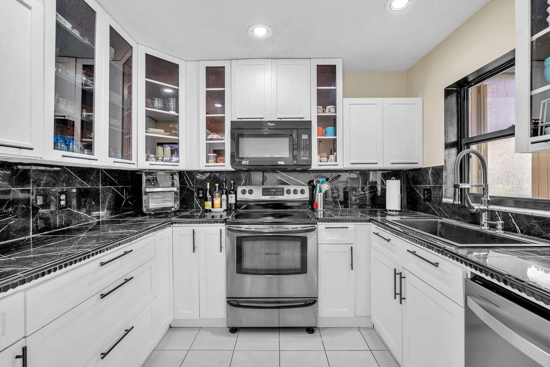 1109 LANDINGS Boulevard, Greenacres, FL 33413 17-web-or-mls-DSC02727