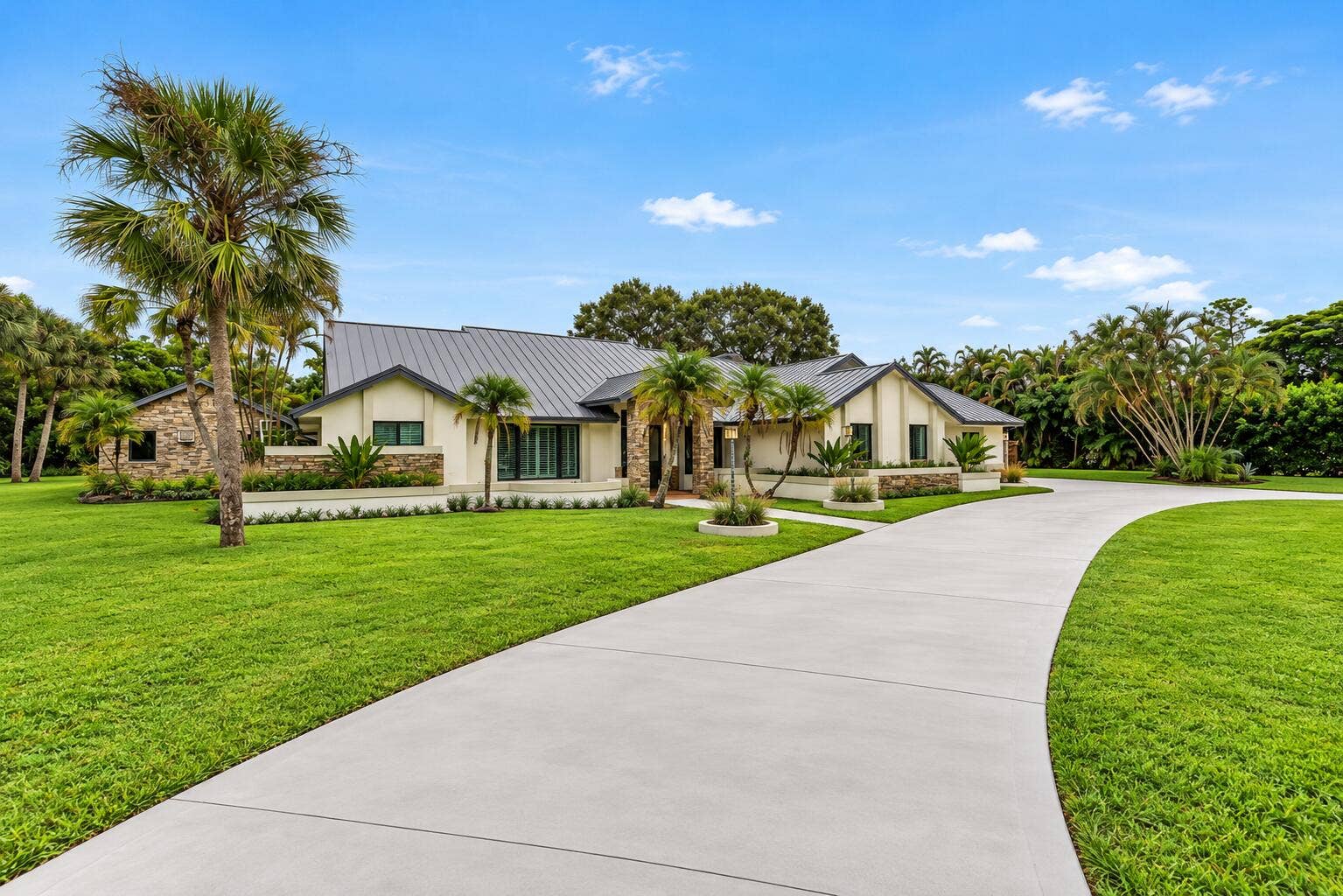 14757 HORSESHOE Trace, Wellington, FL 33414 Circular Driveway