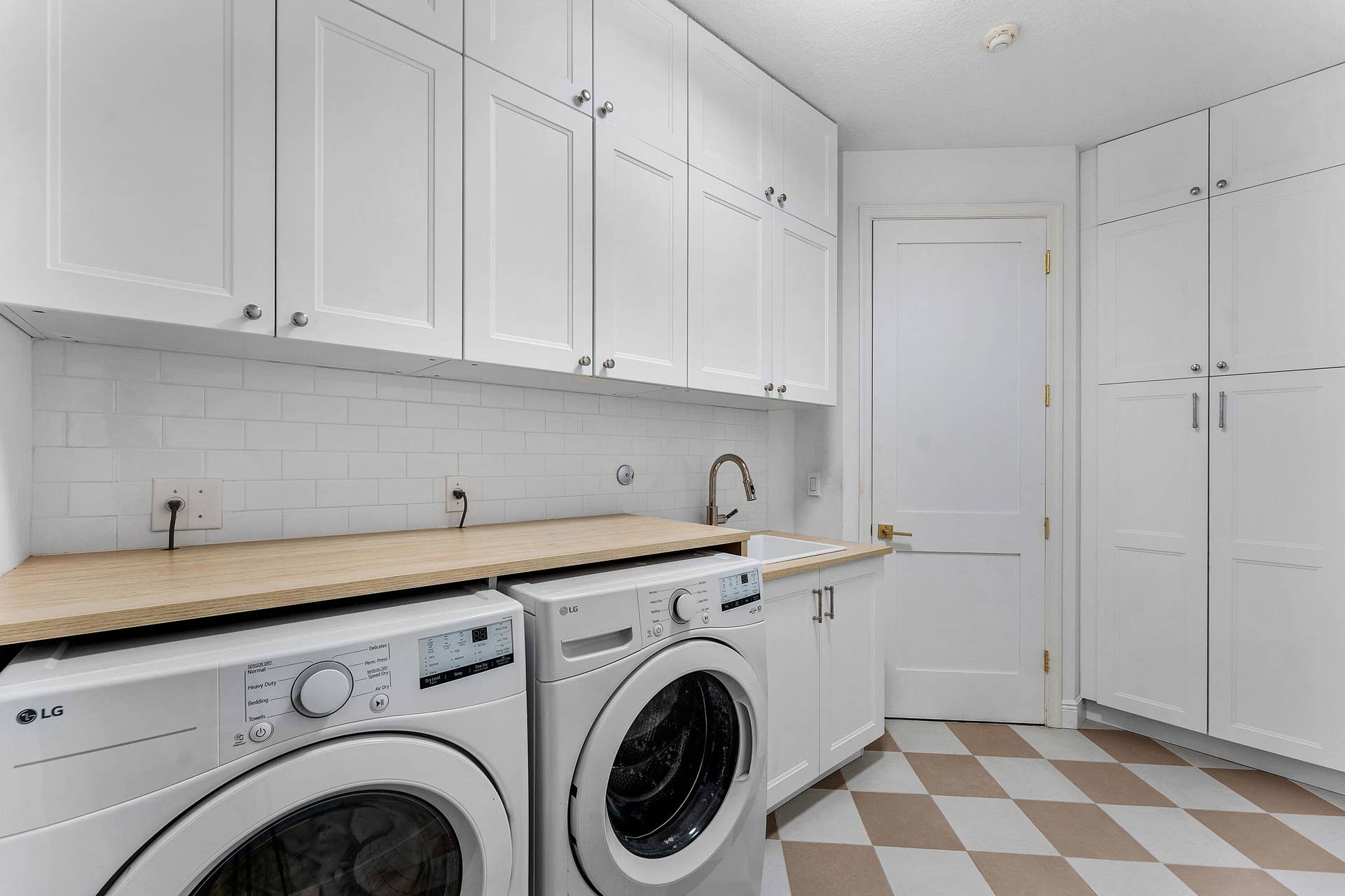 15390 TAKE OFF Place, Wellington, FL 33414 Laundry Room Main House