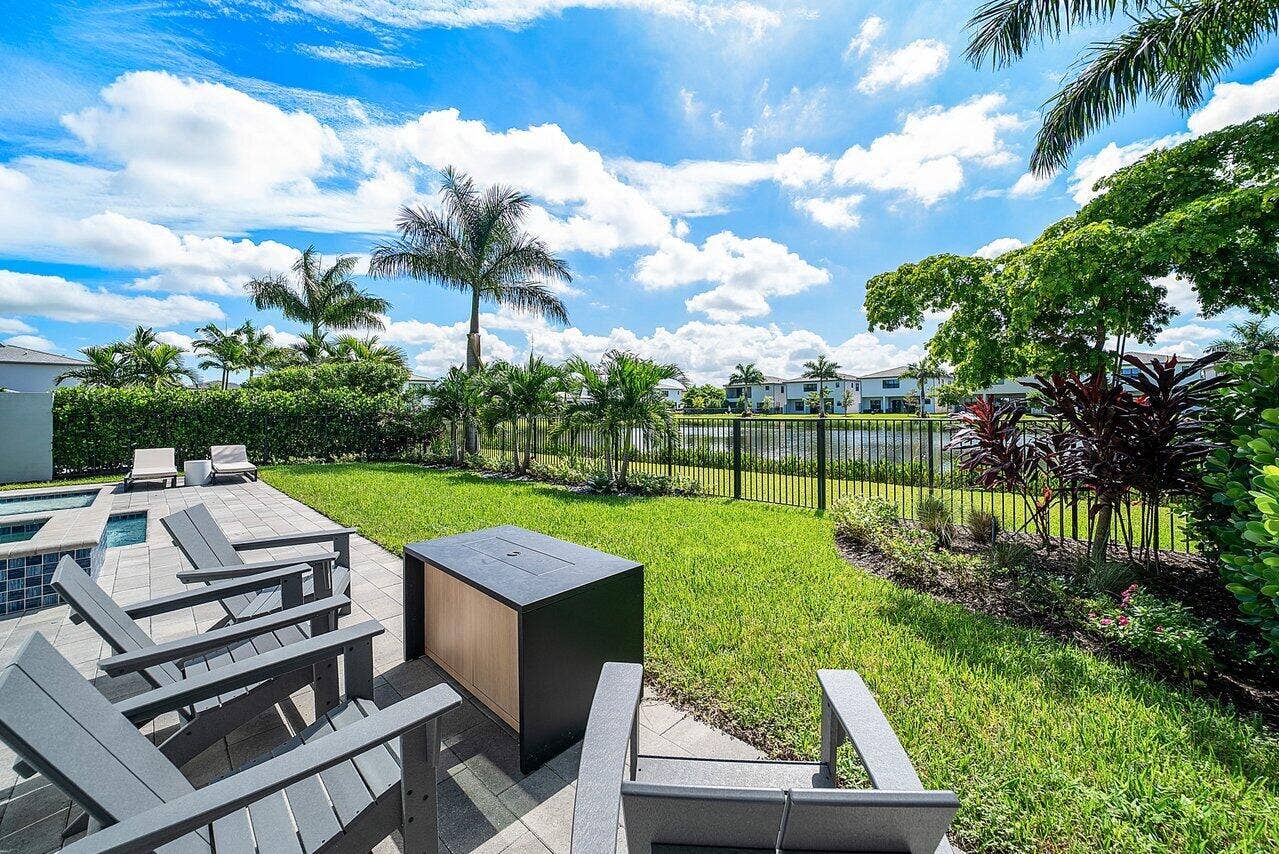 077-8550CrystalDownsAvenue-BocaRaton-FL-