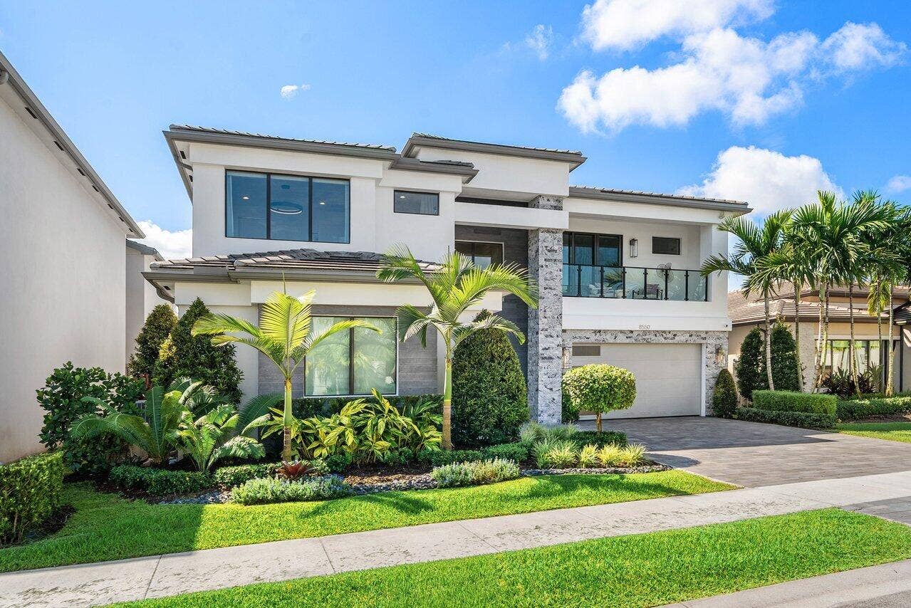 002-8550CrystalDownsAvenue-BocaRaton-FL-