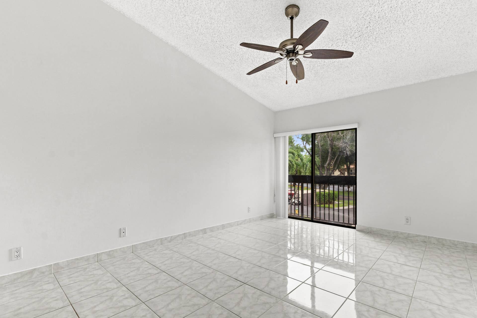 2051 SW 15th Street, #214, Deerfield Beach, FL 33442 IMG_4455