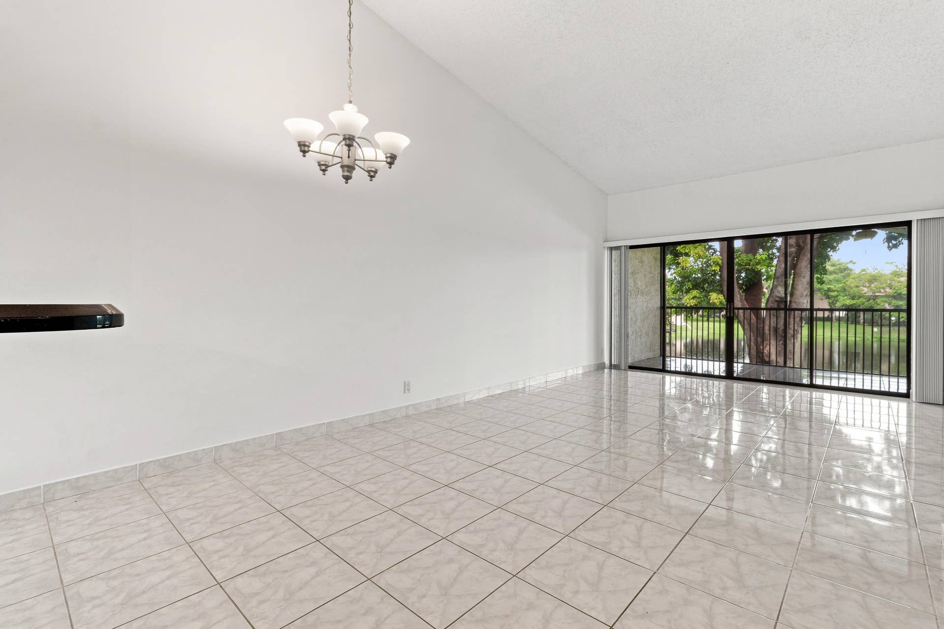 2051 SW 15th Street, #214, Deerfield Beach, FL 33442 IMG_4435