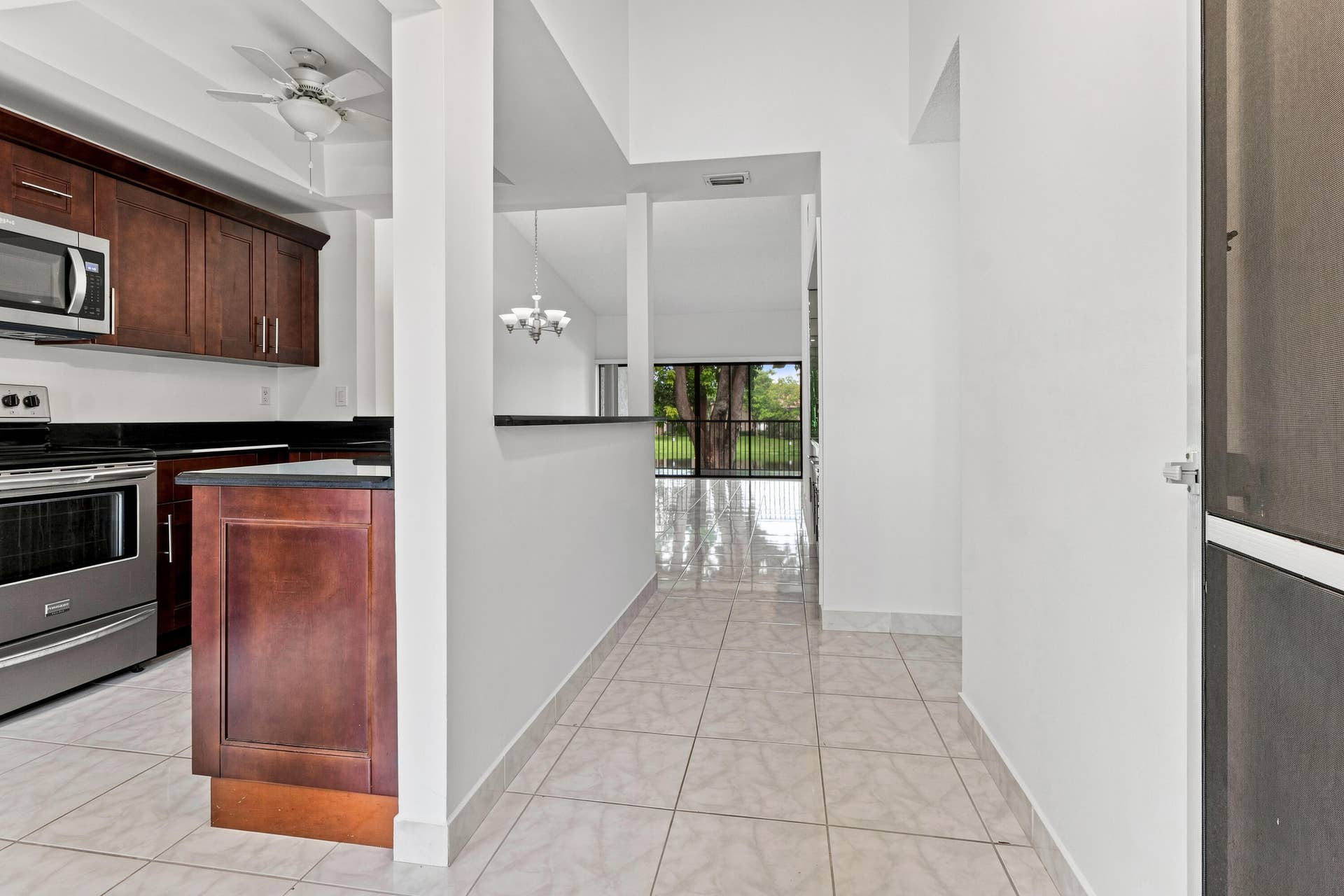 2051 SW 15th Street, #214, Deerfield Beach, FL 33442 IMG_4478