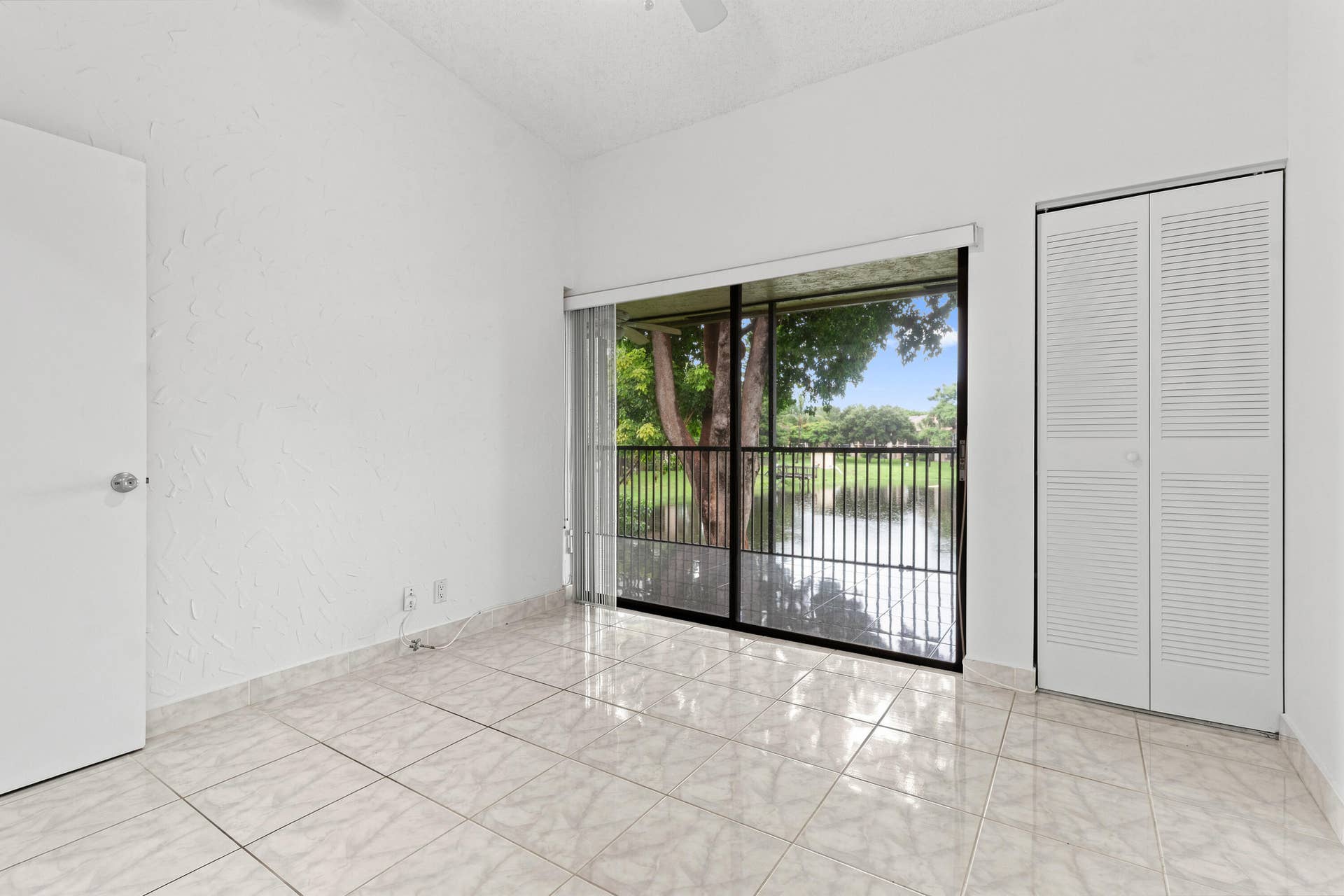 2051 SW 15th Street, #214, Deerfield Beach, FL 33442 IMG_4425