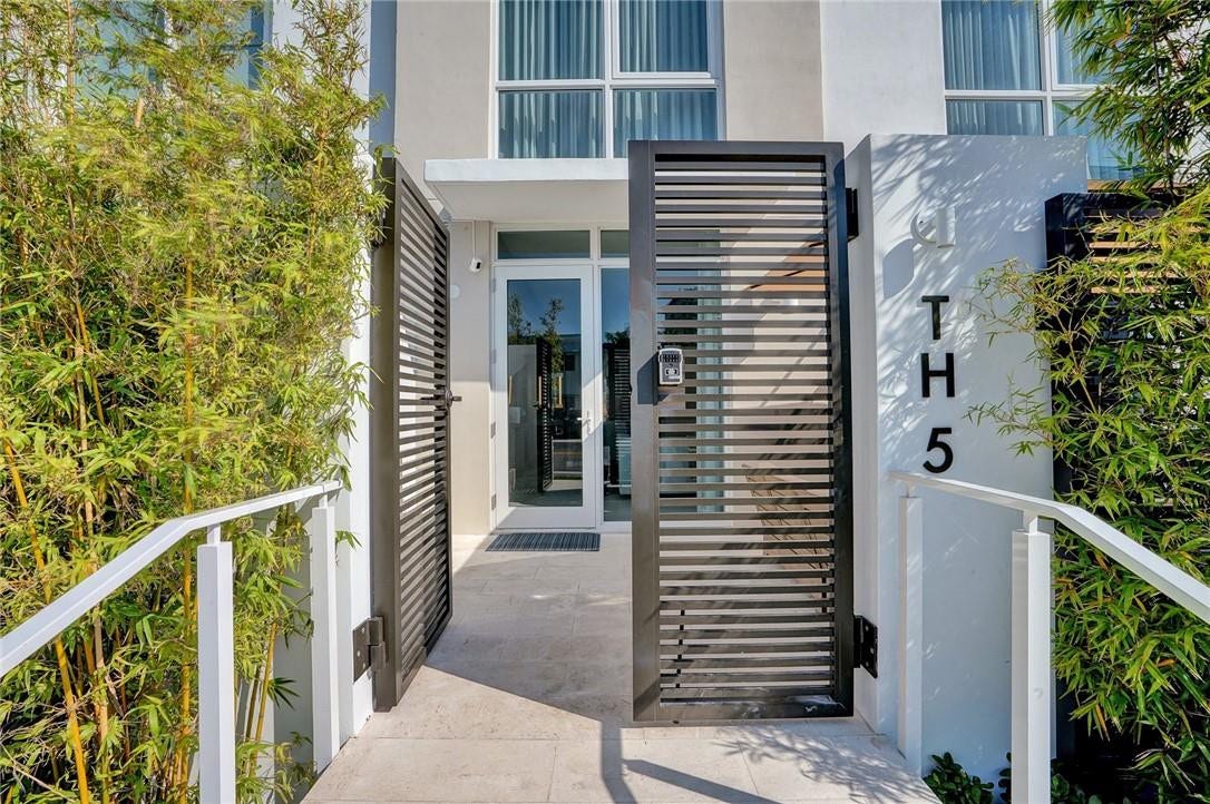 401 N BIRCH Road, #TH5, Fort Lauderdale, Fort Lauderdale, FL 33304 Photo 4