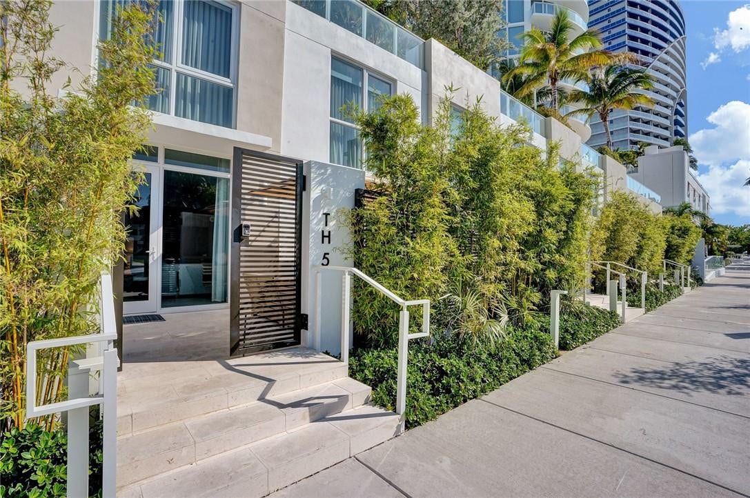 401 N BIRCH Road, #TH5, Fort Lauderdale, Fort Lauderdale, FL 33304 Photo 3