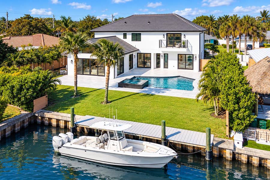 Property photo for 8 LEEWARD Circle, Tequesta, FL