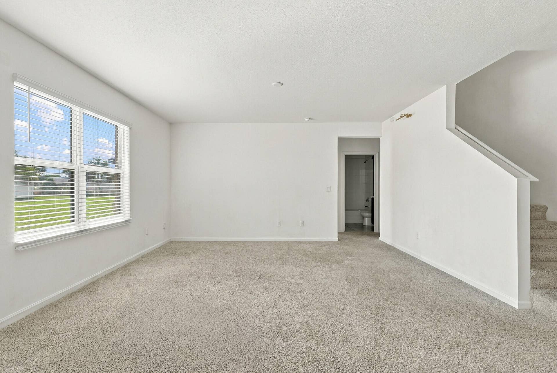 5305 Fantasy Drive, Fort Pierce, FL 34947 08_living room