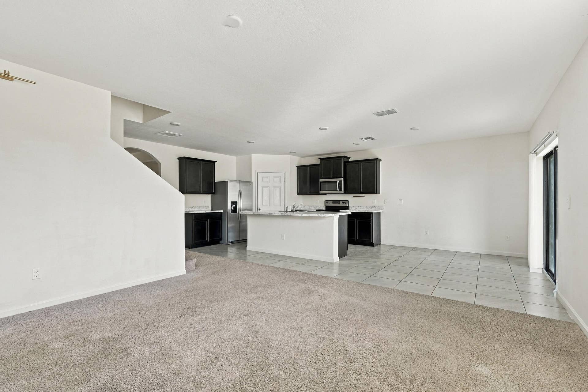 5305 Fantasy Drive, Fort Pierce, FL 34947 07_living room