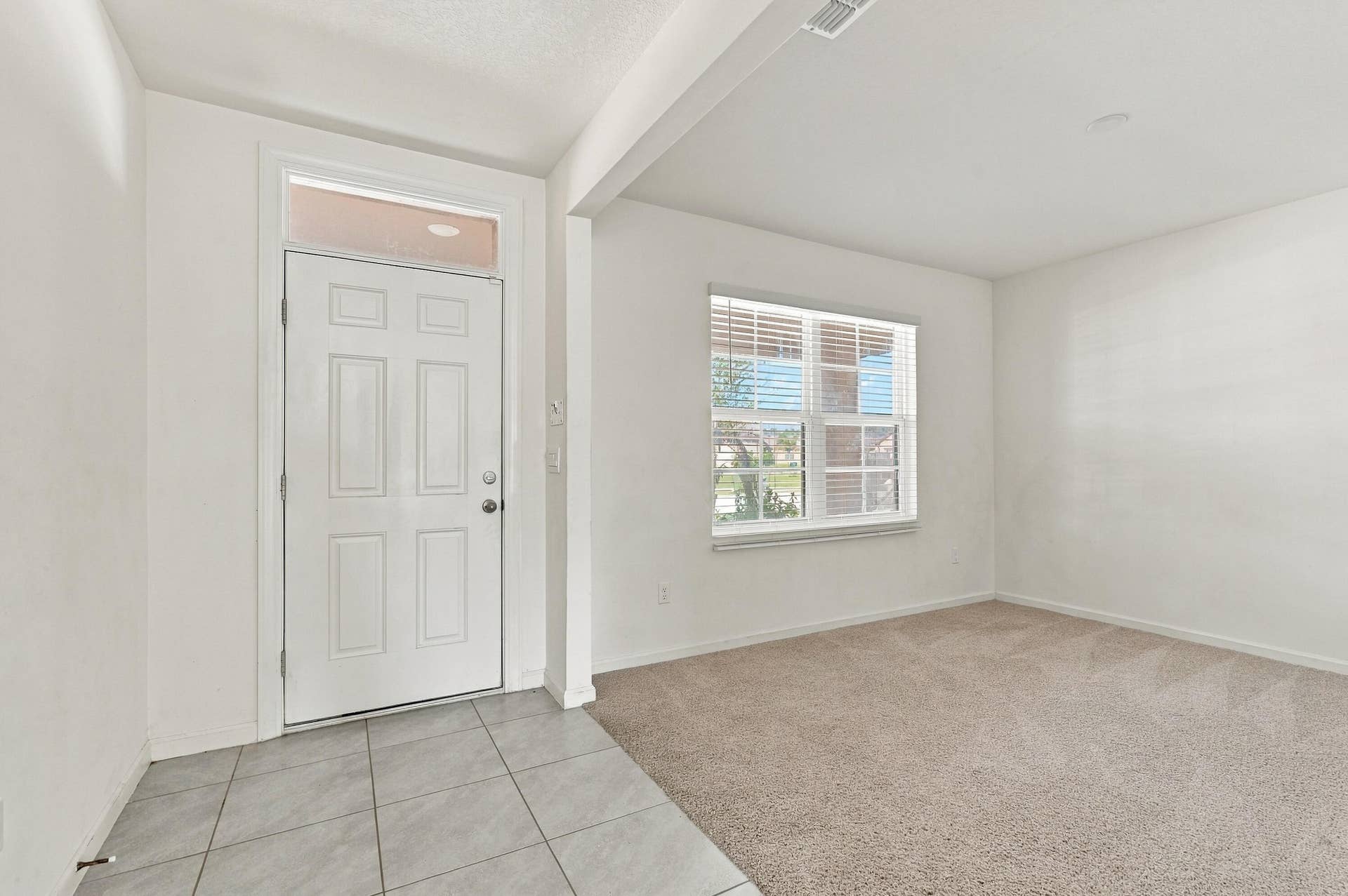 5305 Fantasy Drive, Fort Pierce, FL 34947 Living room