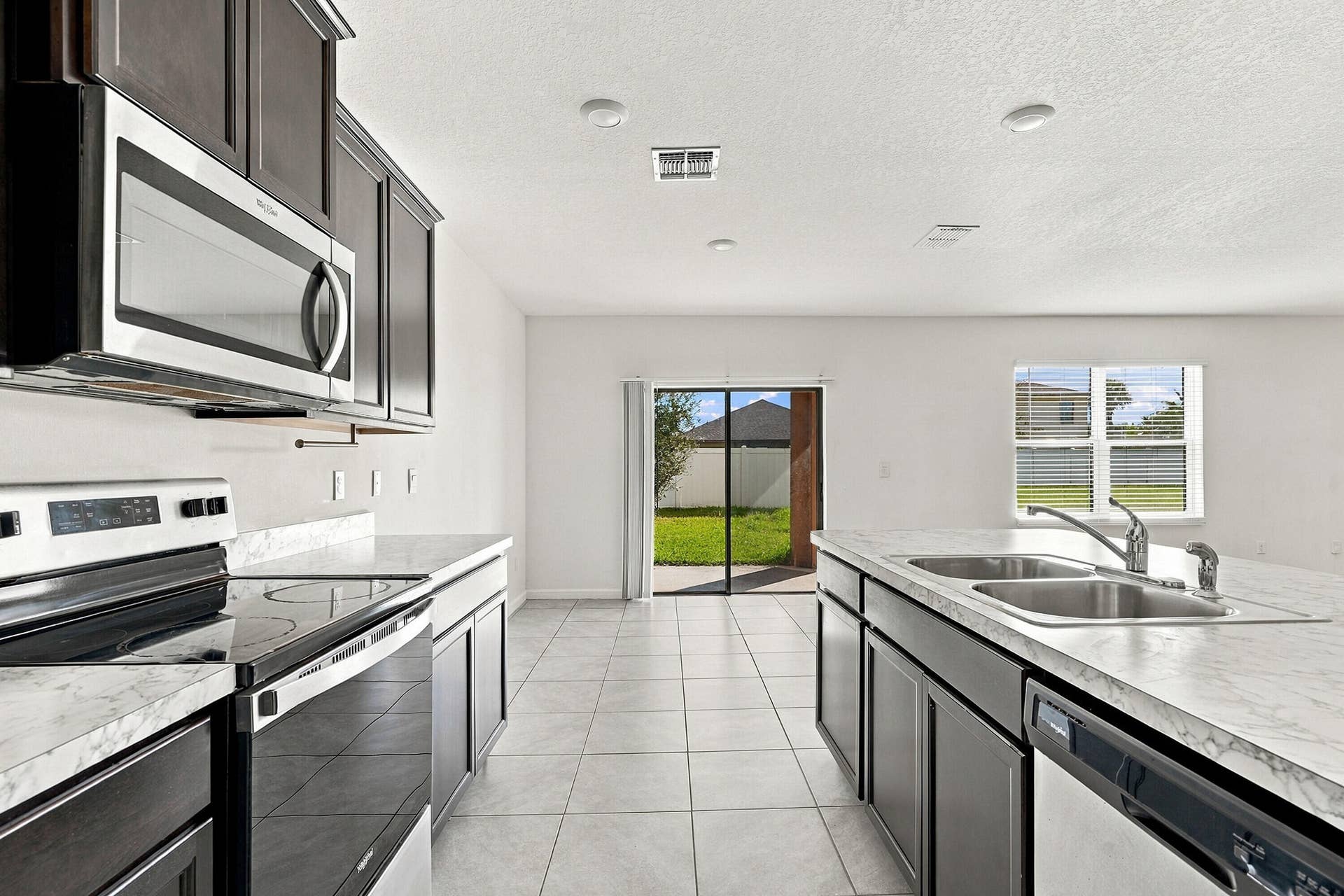 5305 Fantasy Drive, Fort Pierce, FL 34947 11_kitchen