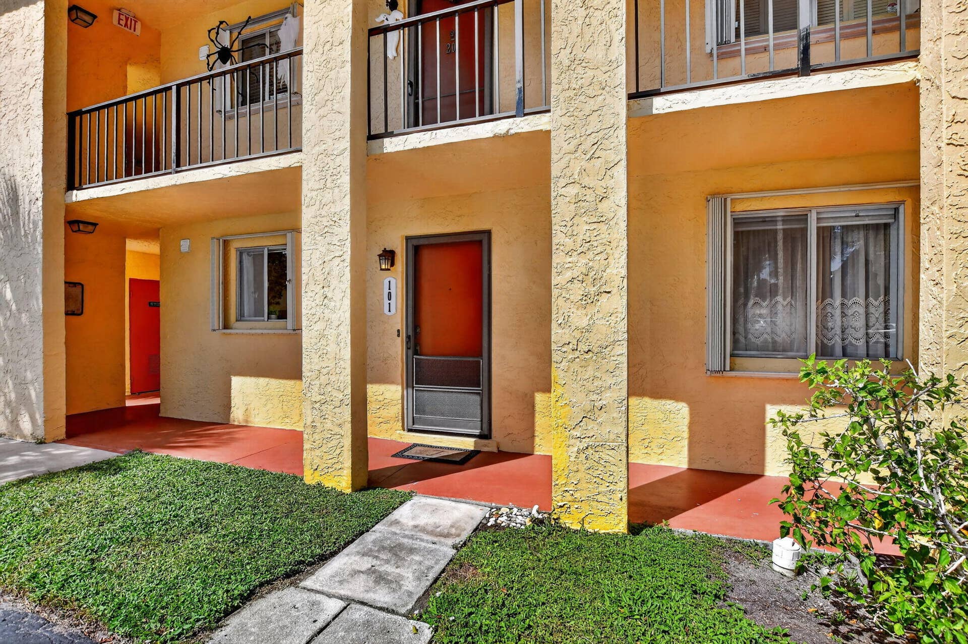 872 SW 9th Street Circle, #101, Boca Raton, FL 33486 3-web-or-mls-DSC_5199