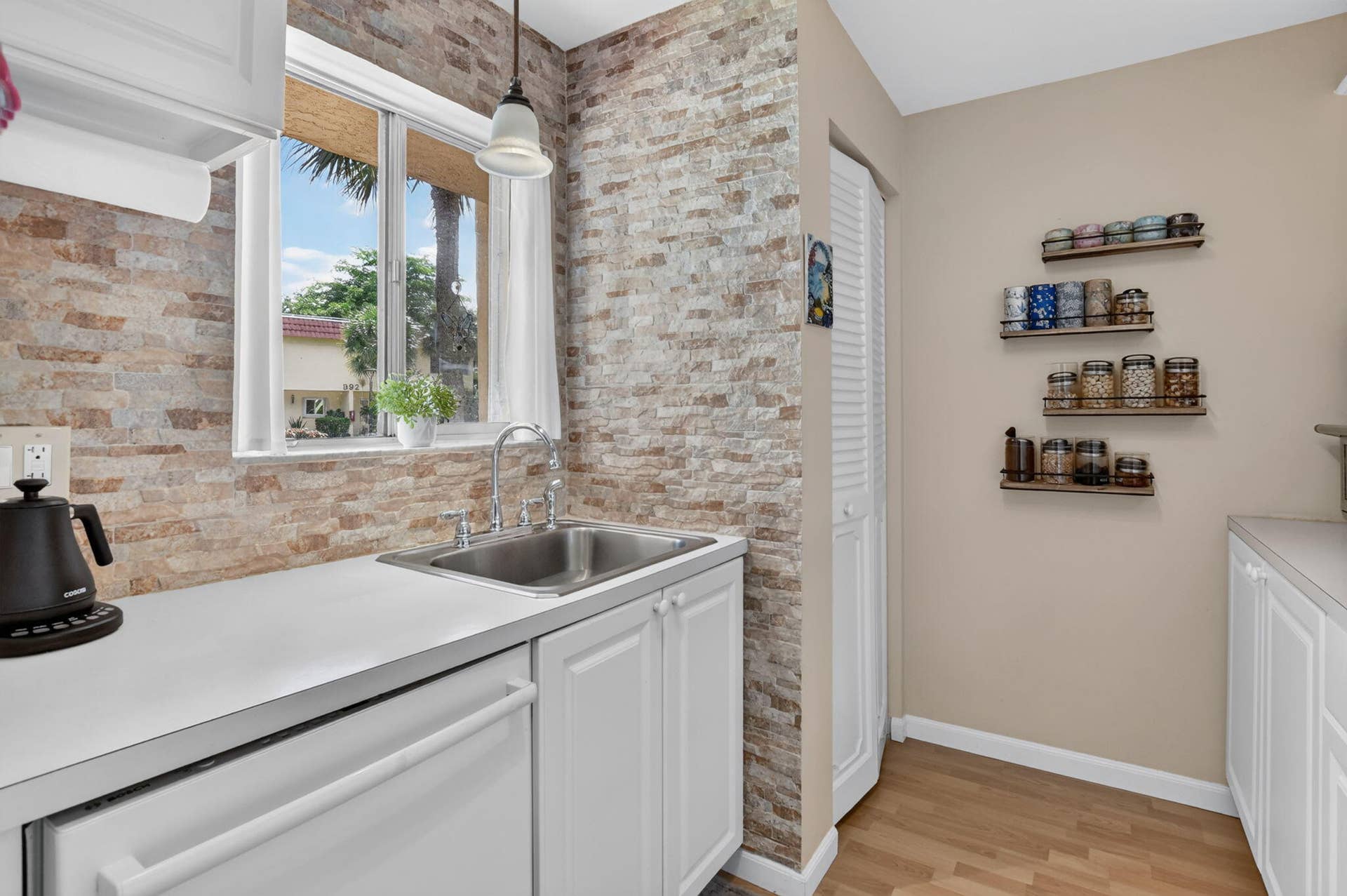 872 SW 9th Street Circle, #101, Boca Raton, FL 33486 7-web-or-mls-DSC_5223