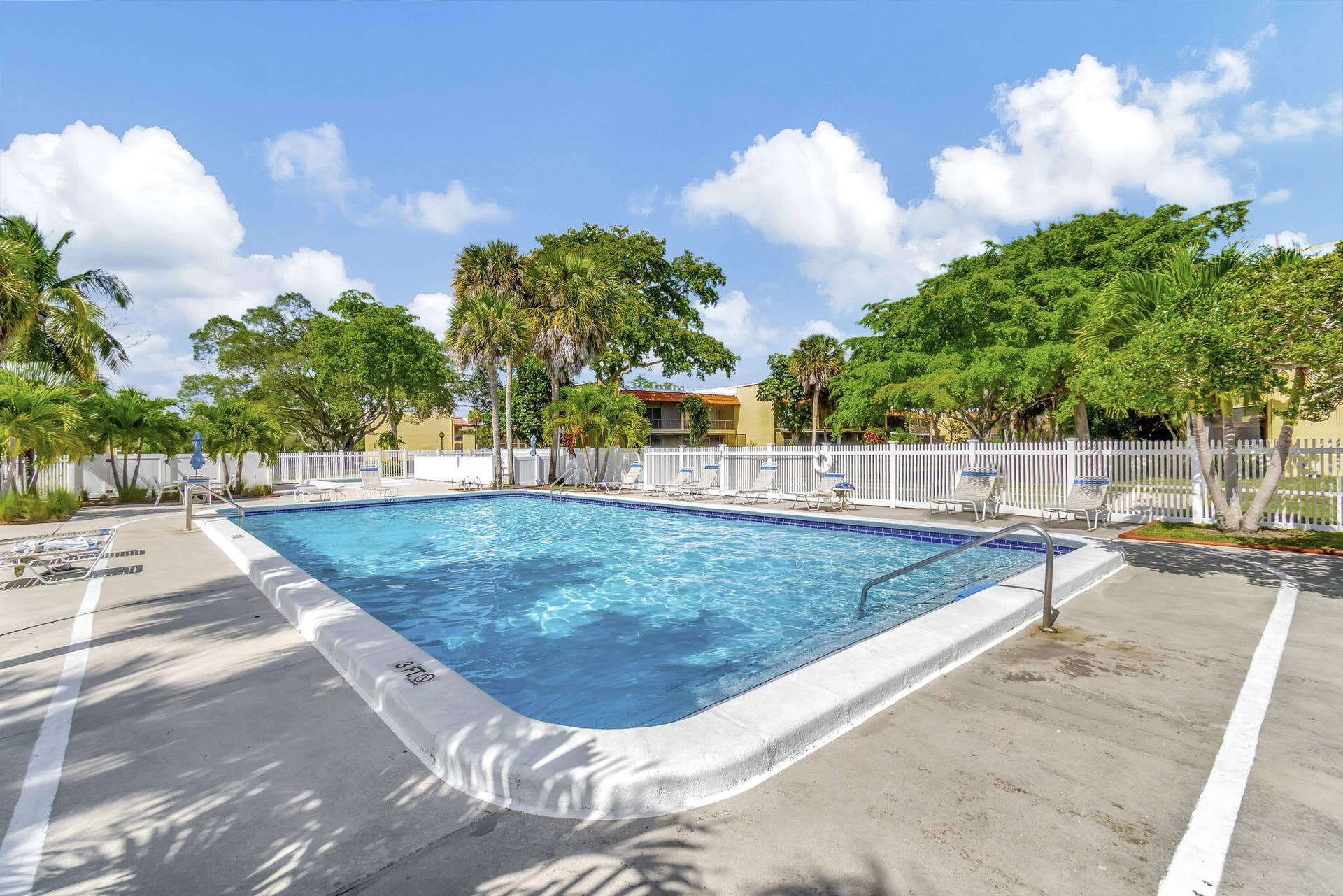 872 SW 9th Street Circle, #101, Boca Raton, FL 33486 52-web-or-mls-43-web-or-mls-DSC_3418