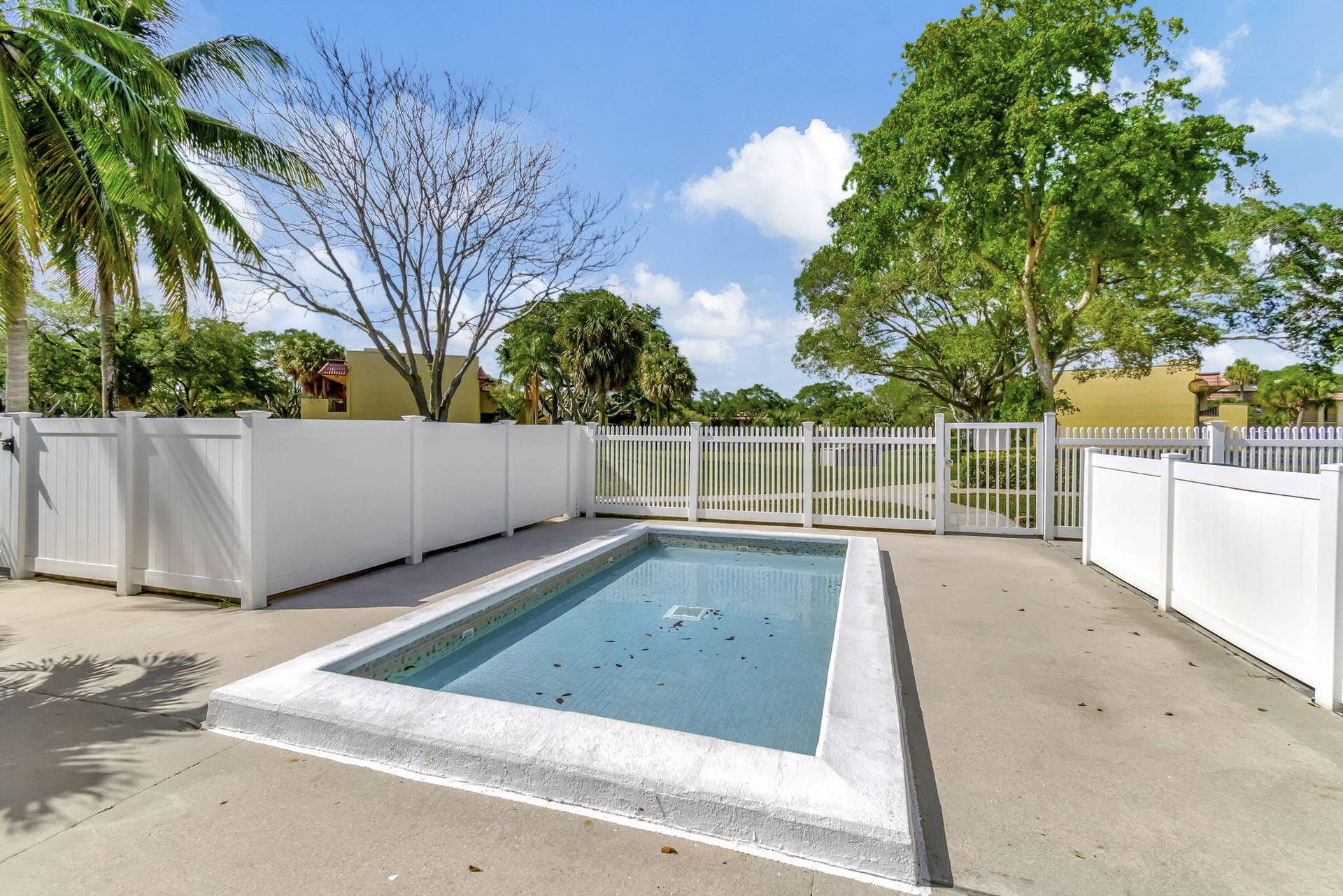 872 SW 9th Street Circle, #101, Boca Raton, FL 33486 54-web-or-mls-45-web-or-mls-DSC_3427
