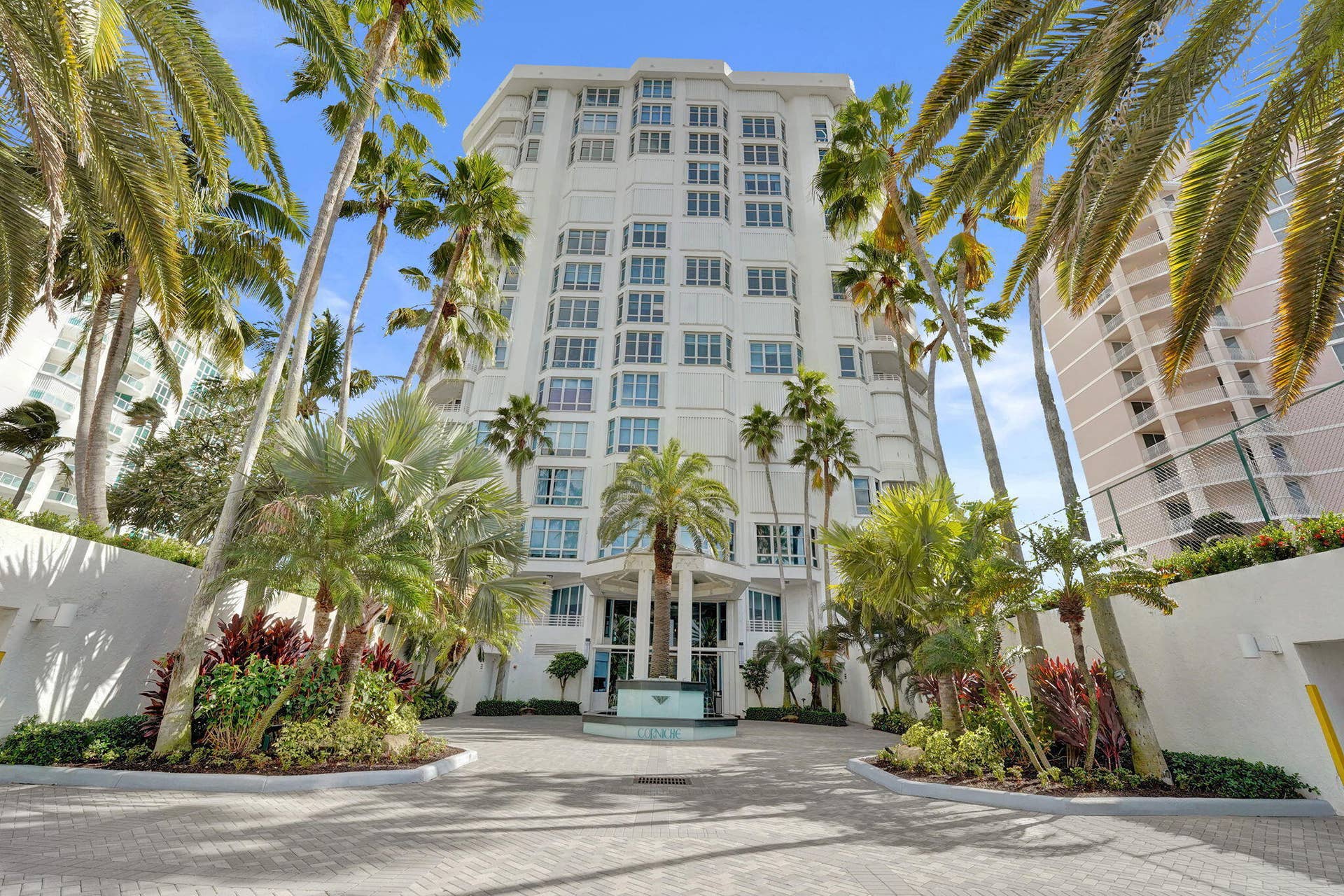 Corniche Exterior