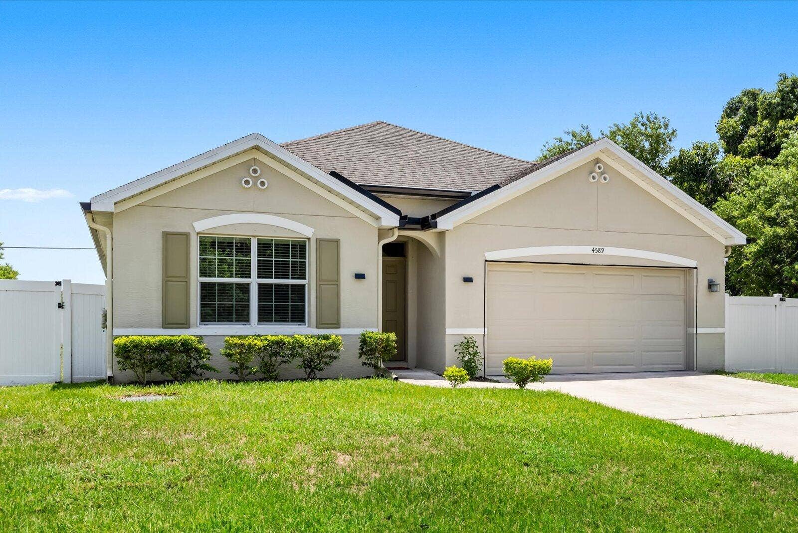 4589 SW Uleta Street, Port St Lucie, FL 34953 Front