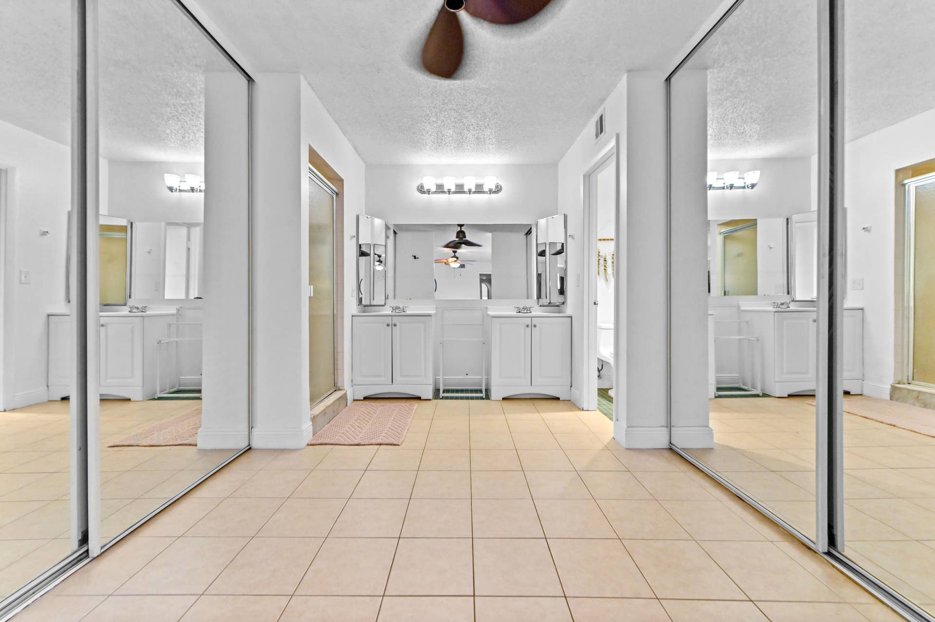 824 Springdale Circle, Palm Springs, FL 33461 26 Closet Bathroom 01