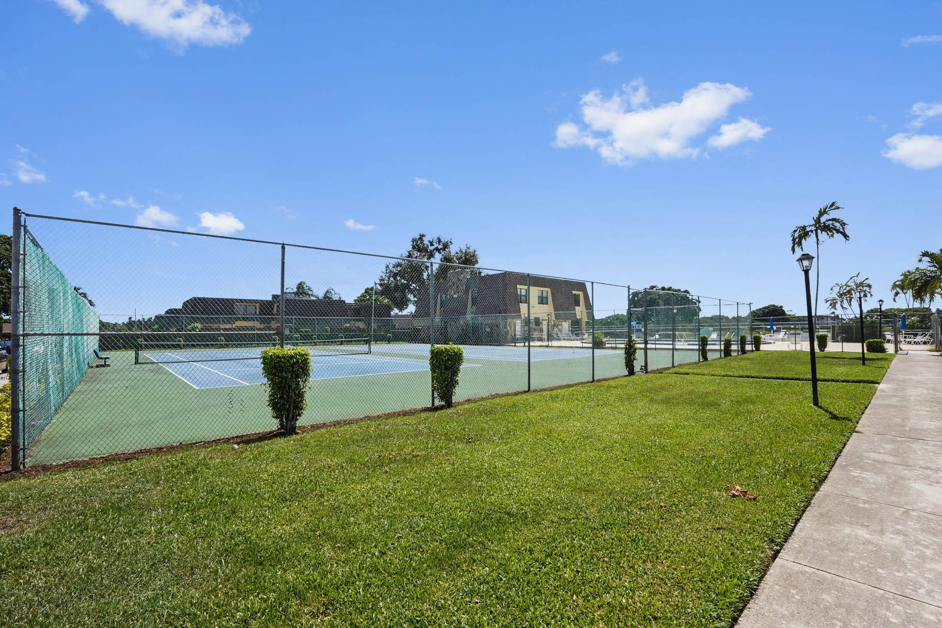 824 Springdale Circle, Palm Springs, FL 33461 23 Tennis 01