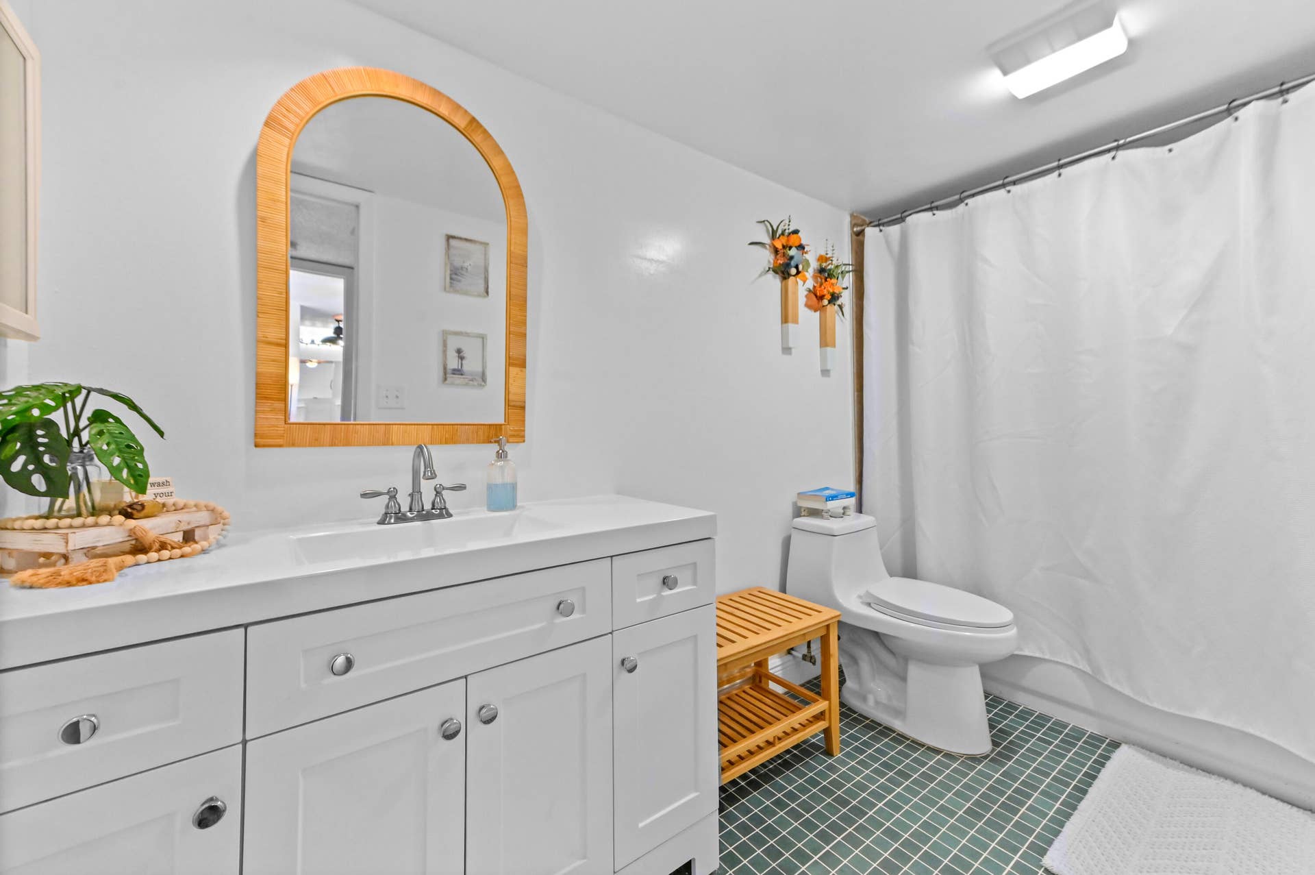 824 Springdale Circle, Palm Springs, FL 33461 22 Bathroom 01