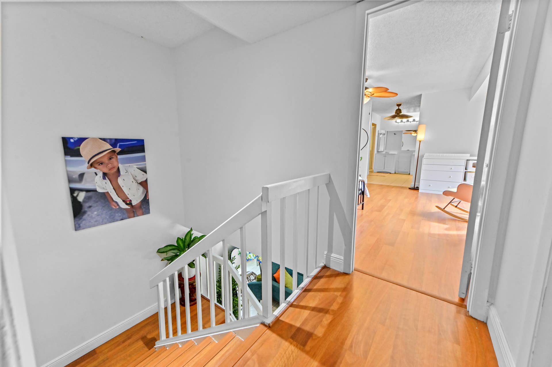 824 Springdale Circle, Palm Springs, FL 33461 19 Stairs 01