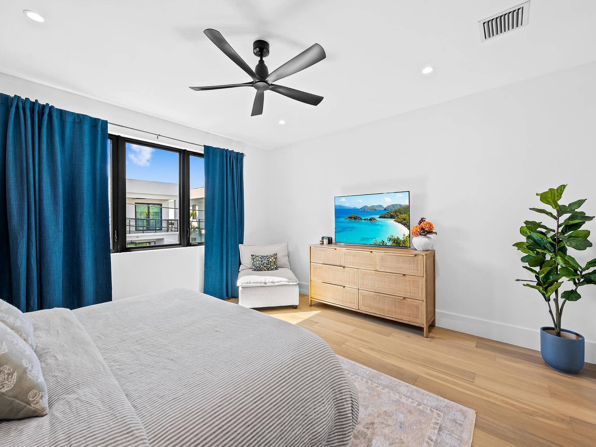 1317 NE 17th Avenue, Fort Lauderdale, FL 33304 DSC_5902