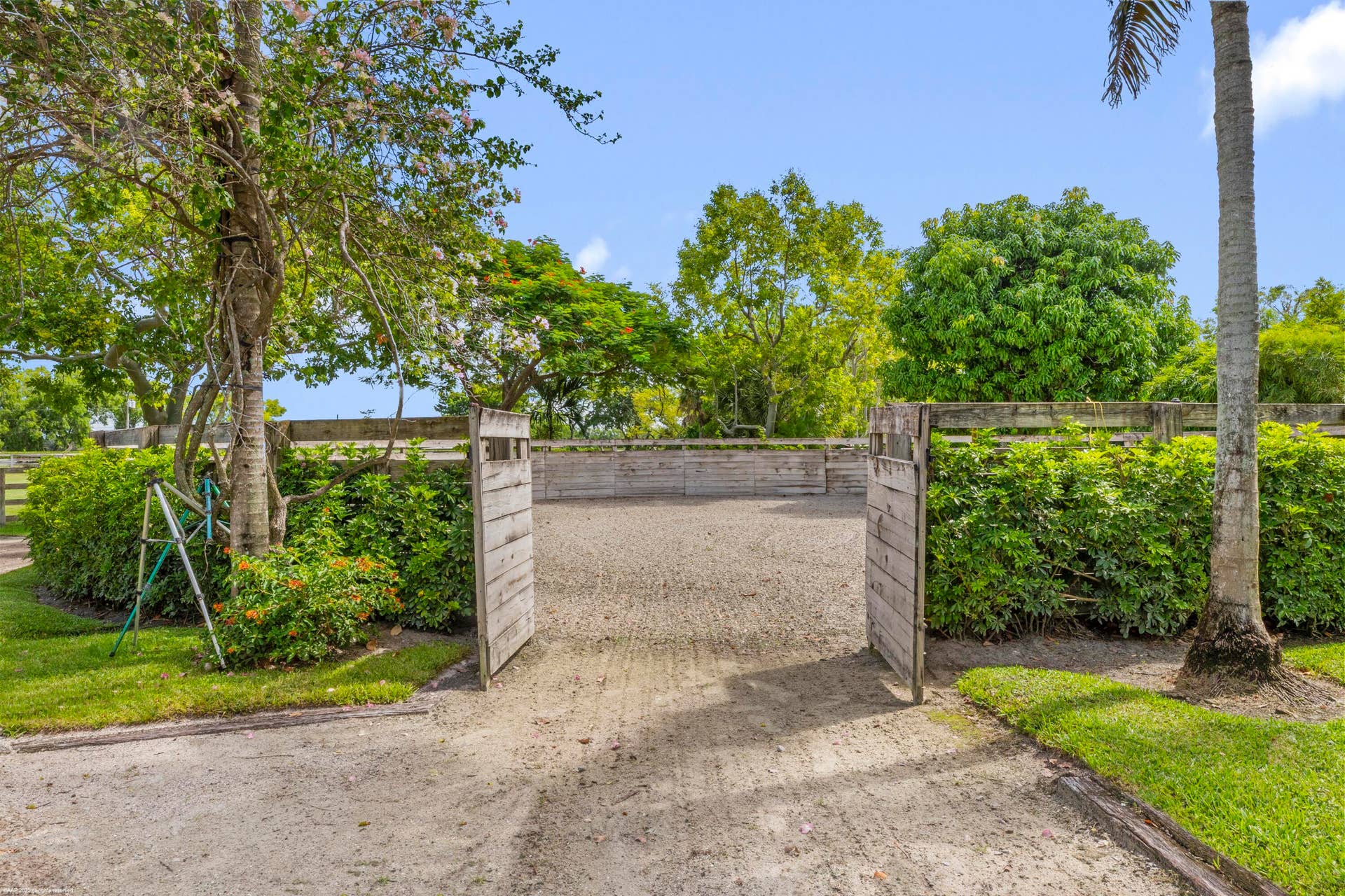 5110 S Shore Boulevard, Wellington, FL 33449 Round Pen