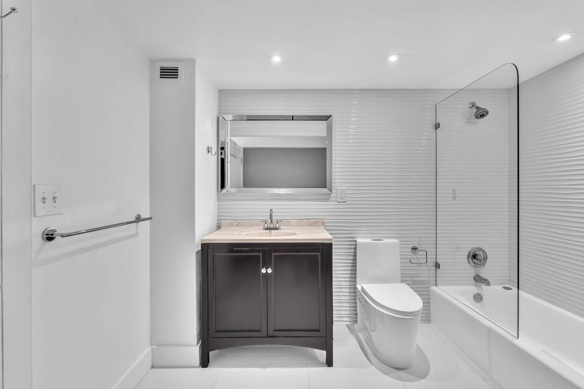 19390 COLLINS Avenue, #1007, Sunny Isles Beach, Sunny Isles Beach, FL 33160 FPP00586