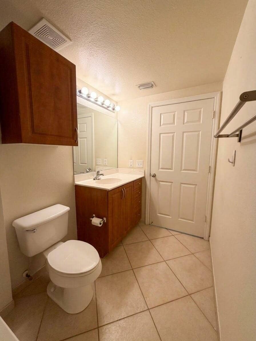 2nd Bathroom
