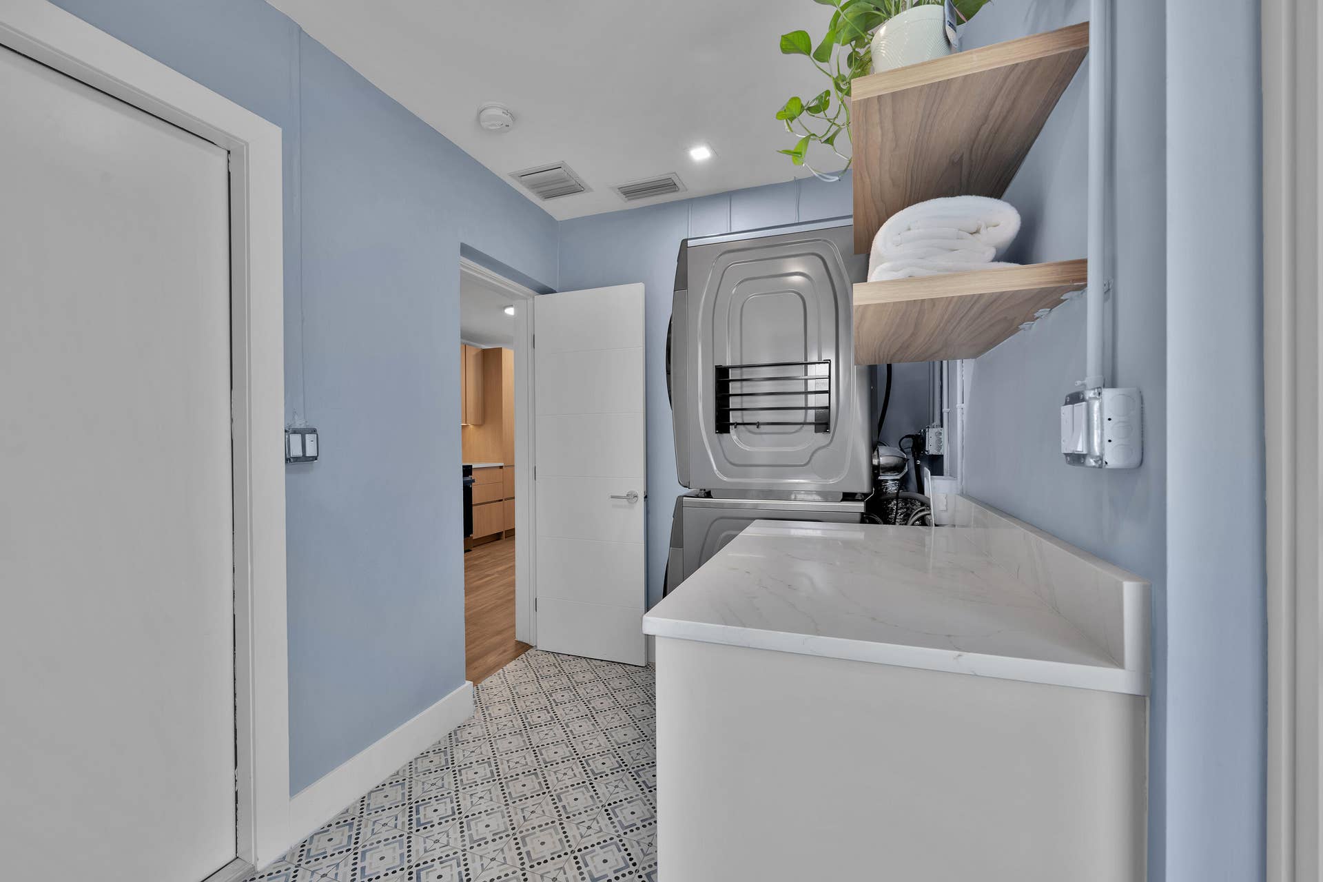 1011 SE 2ND Avenue, Pompano Beach, FL 33060 1011 SE 2nd Ave Pompano Beach 00038
