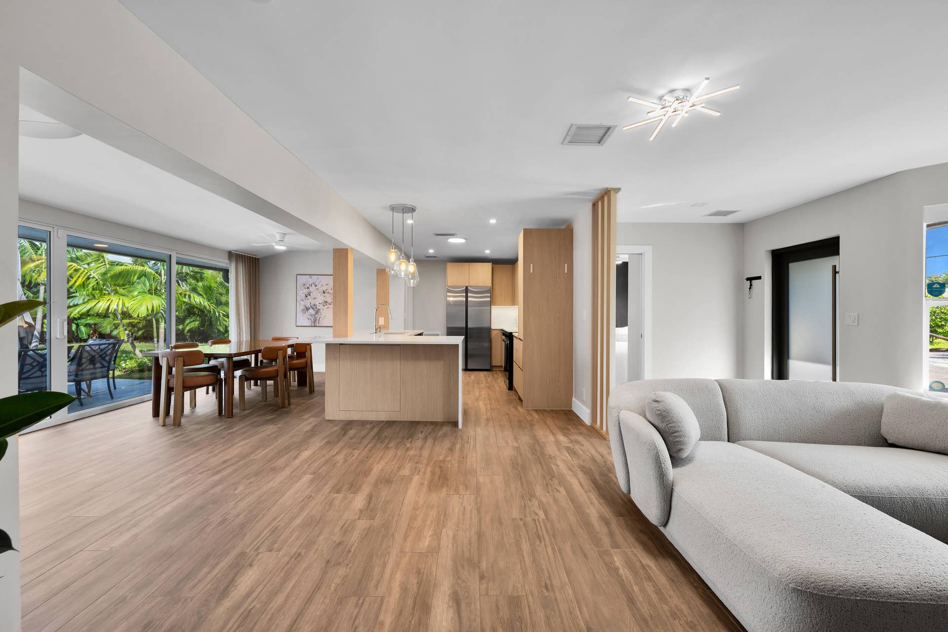 1011 SE 2ND Avenue, Pompano Beach, FL 33060 1011 SE 2nd Ave Pompano Beach 00023