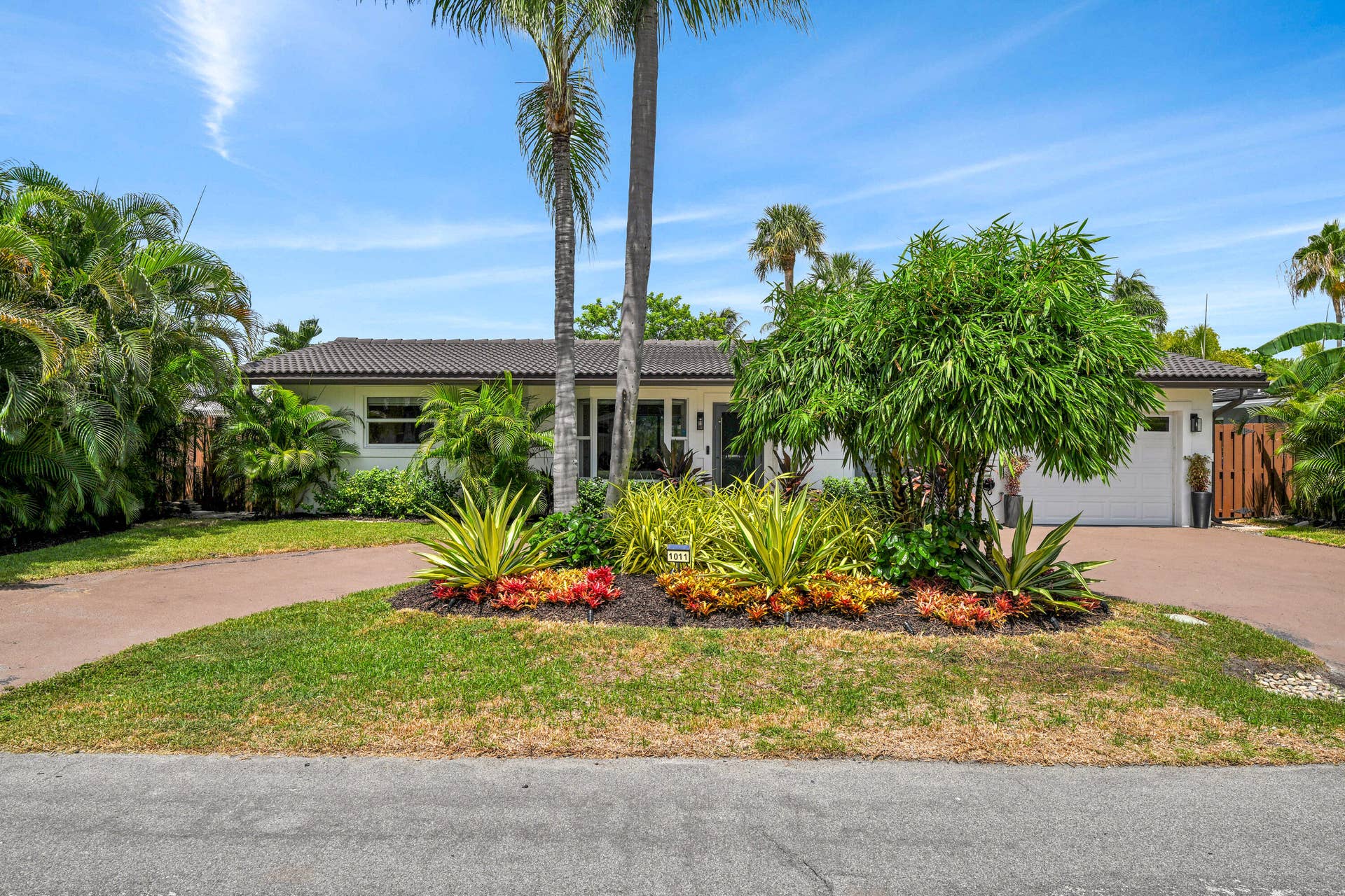 1011 SE 2ND Avenue, Pompano Beach, FL 33060 1011 SE 2nd Ave Pompano Beach 00032_1