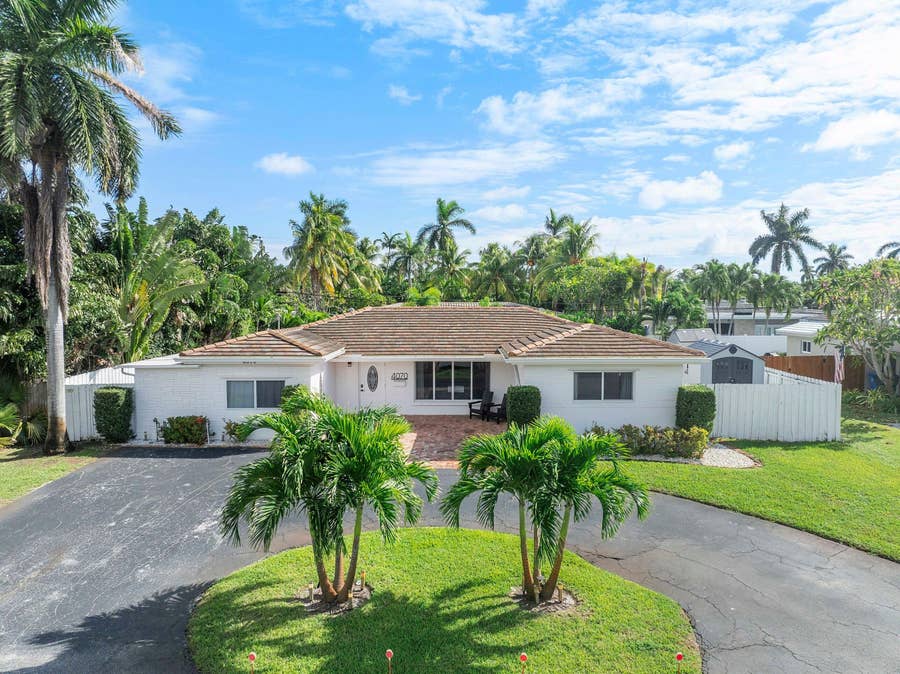 Property photo for 4070 NE 15TH Avenue, Oakland Park, FL