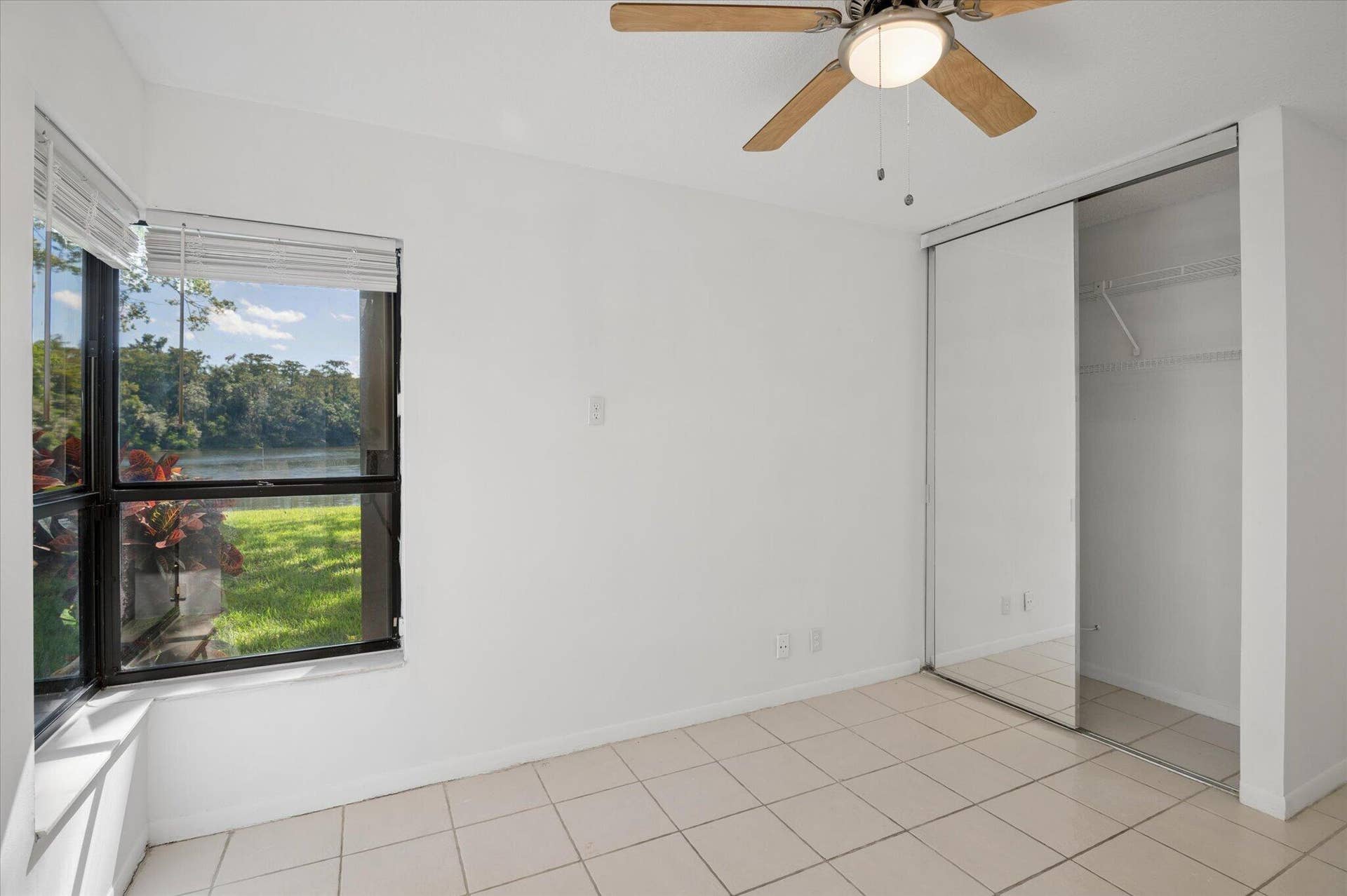 4119 CARAMBOLA Circle S, #2120, Coconut Creek, FL 33066 14-Curtis-4119 Carambola Cir S #2120-14