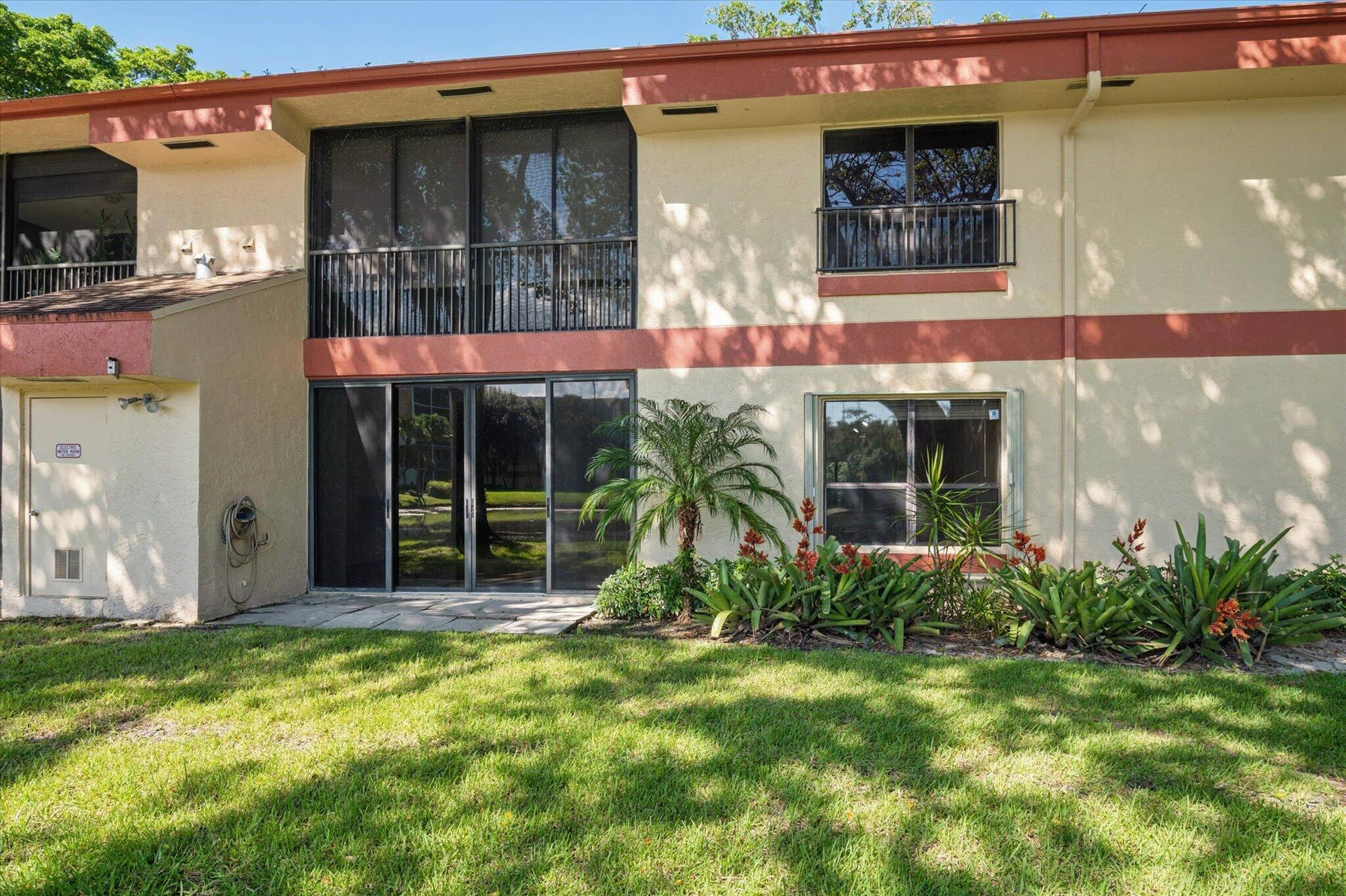 4119 CARAMBOLA Circle S, #2120, Coconut Creek, FL 33066 21-Curtis-4119 Carambola Cir S #2120-22