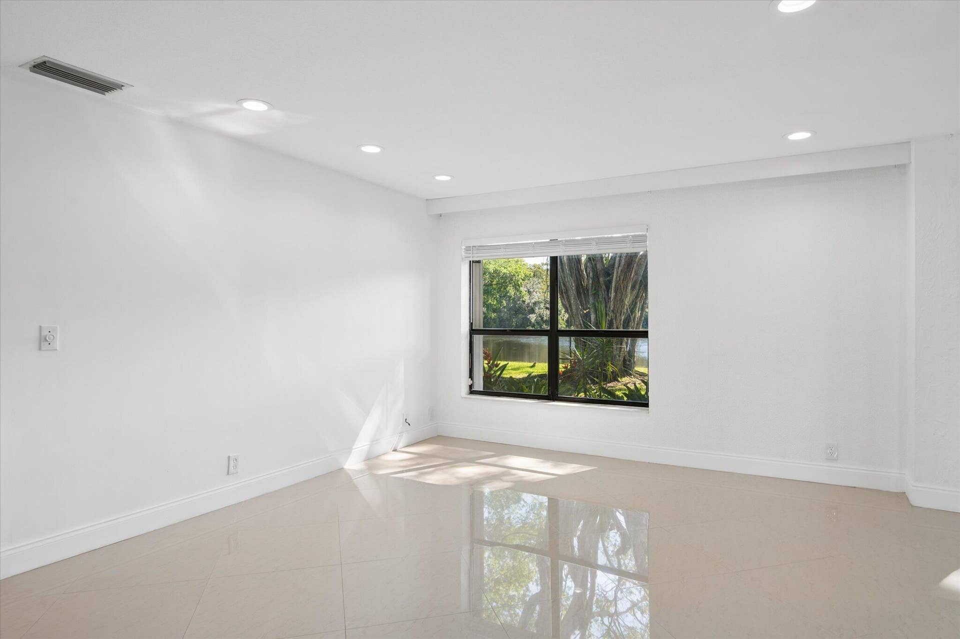 4119 CARAMBOLA Circle S, #2120, Coconut Creek, FL 33066 04-Curtis-4119 Carambola Cir S #2120-4