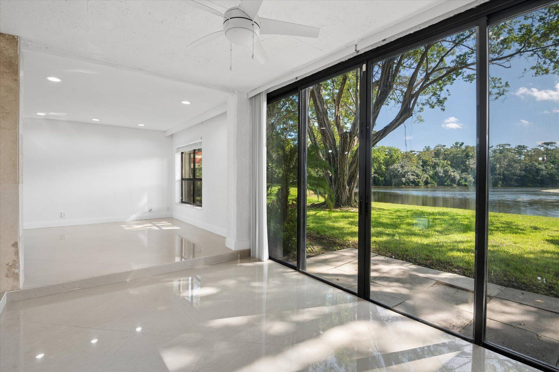 4119 CARAMBOLA Circle S, #2120, Coconut Creek, FL 33066 08-Curtis-4119 Carambola Cir S #2120-8