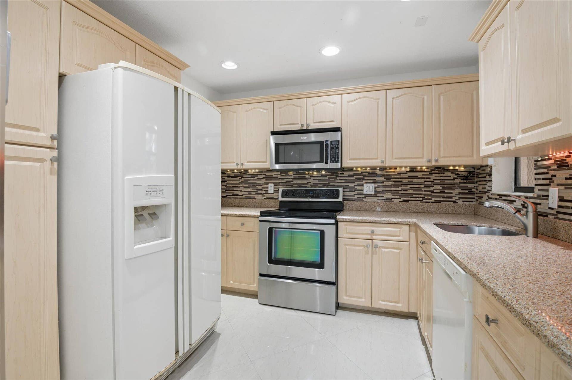 4119 CARAMBOLA Circle S, #2120, Coconut Creek, FL 33066 06-Curtis-4119 Carambola Cir S #2120-6