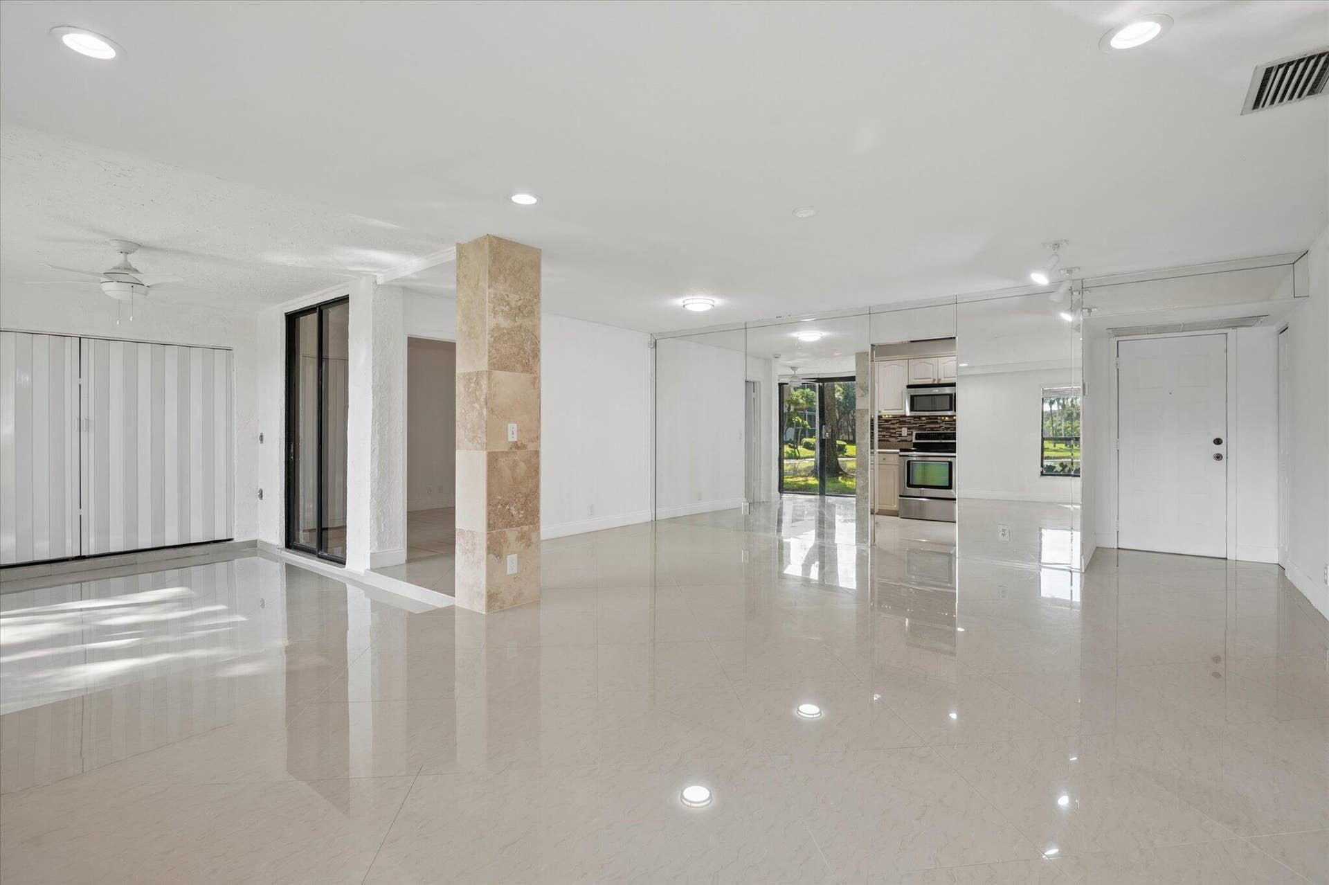 4119 CARAMBOLA Circle S, #2120, Coconut Creek, FL 33066 05-Curtis-4119 Carambola Cir S #2120-5