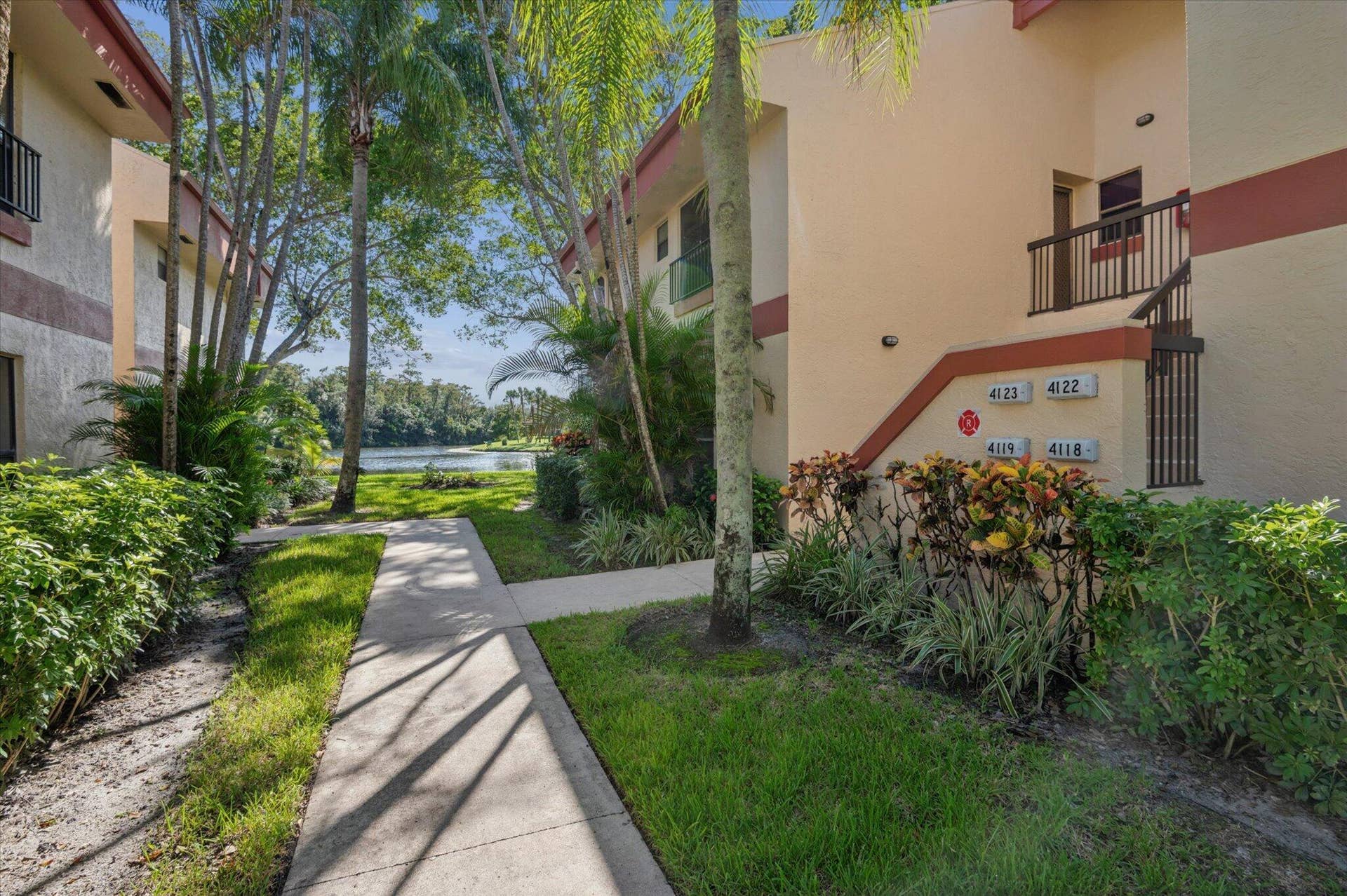 4119 CARAMBOLA Circle S, #2120, Coconut Creek, FL 33066 01-Curtis-4119 Carambola Cir S #2120-1