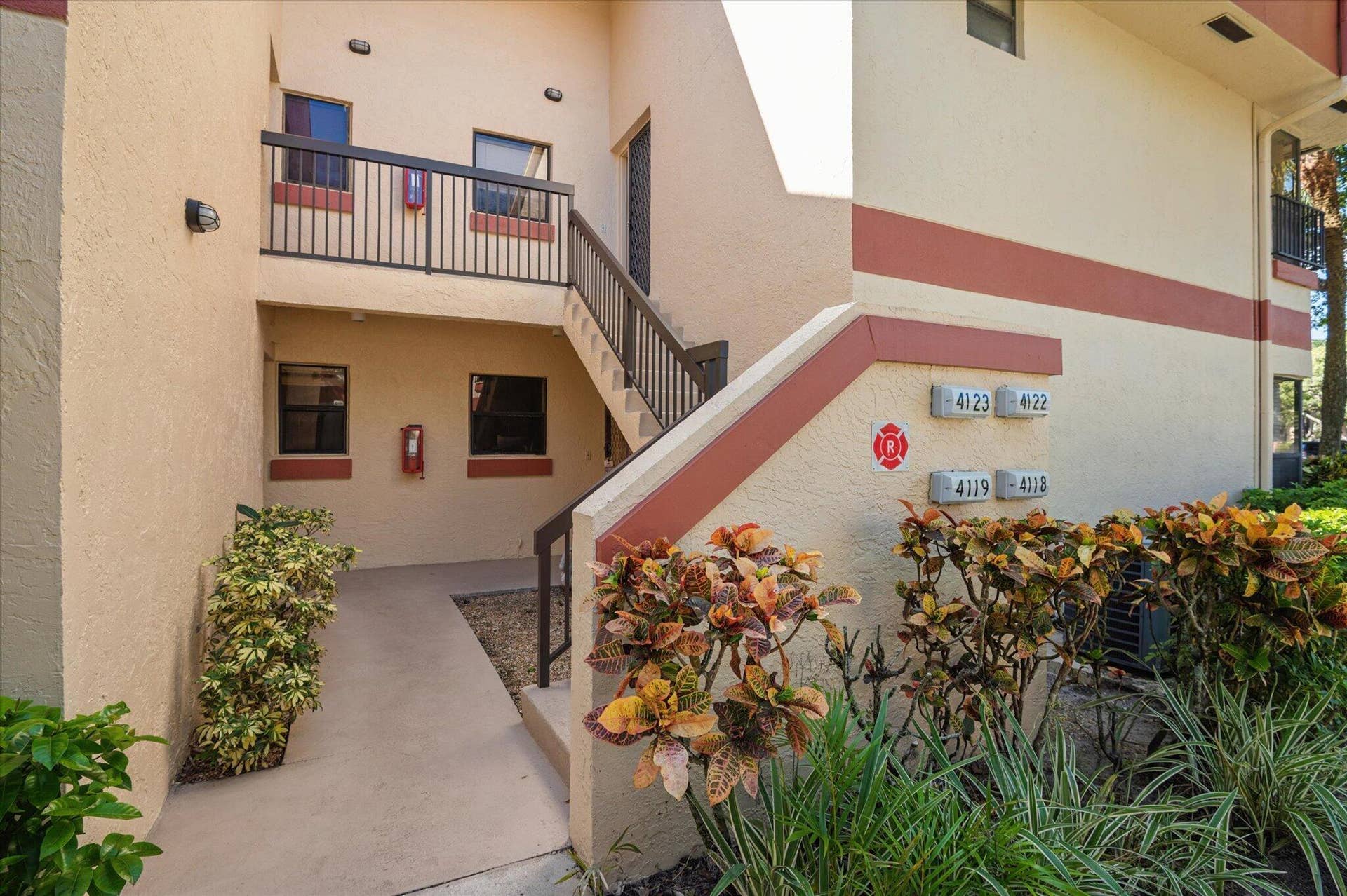 4119 CARAMBOLA Circle S, #2120, Coconut Creek, FL 33066 02-Curtis-4119 Carambola Cir S #2120-2