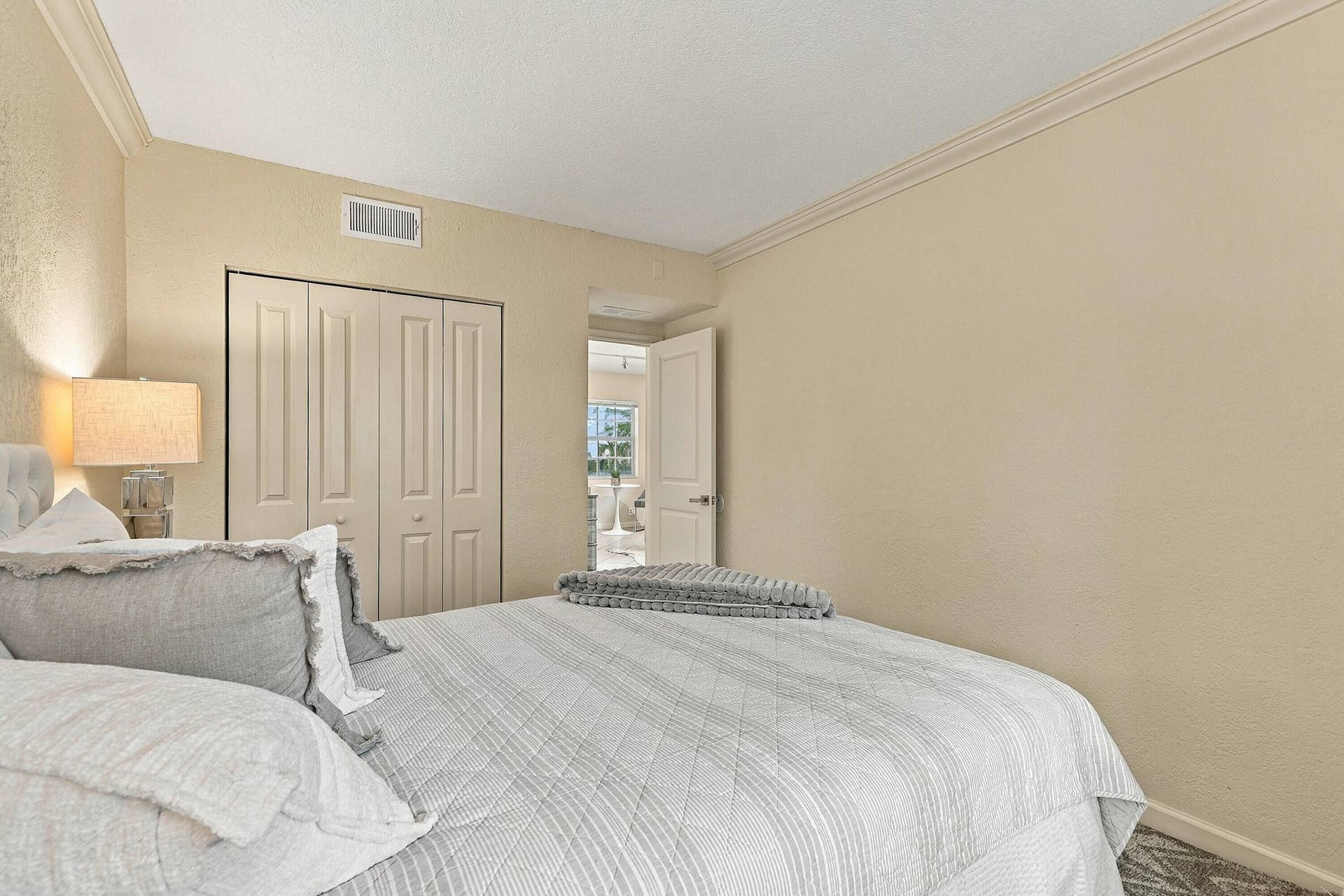 2660 NE 8TH Avenue, #219, Wilton Manors, FL 33334 14_dsc07603