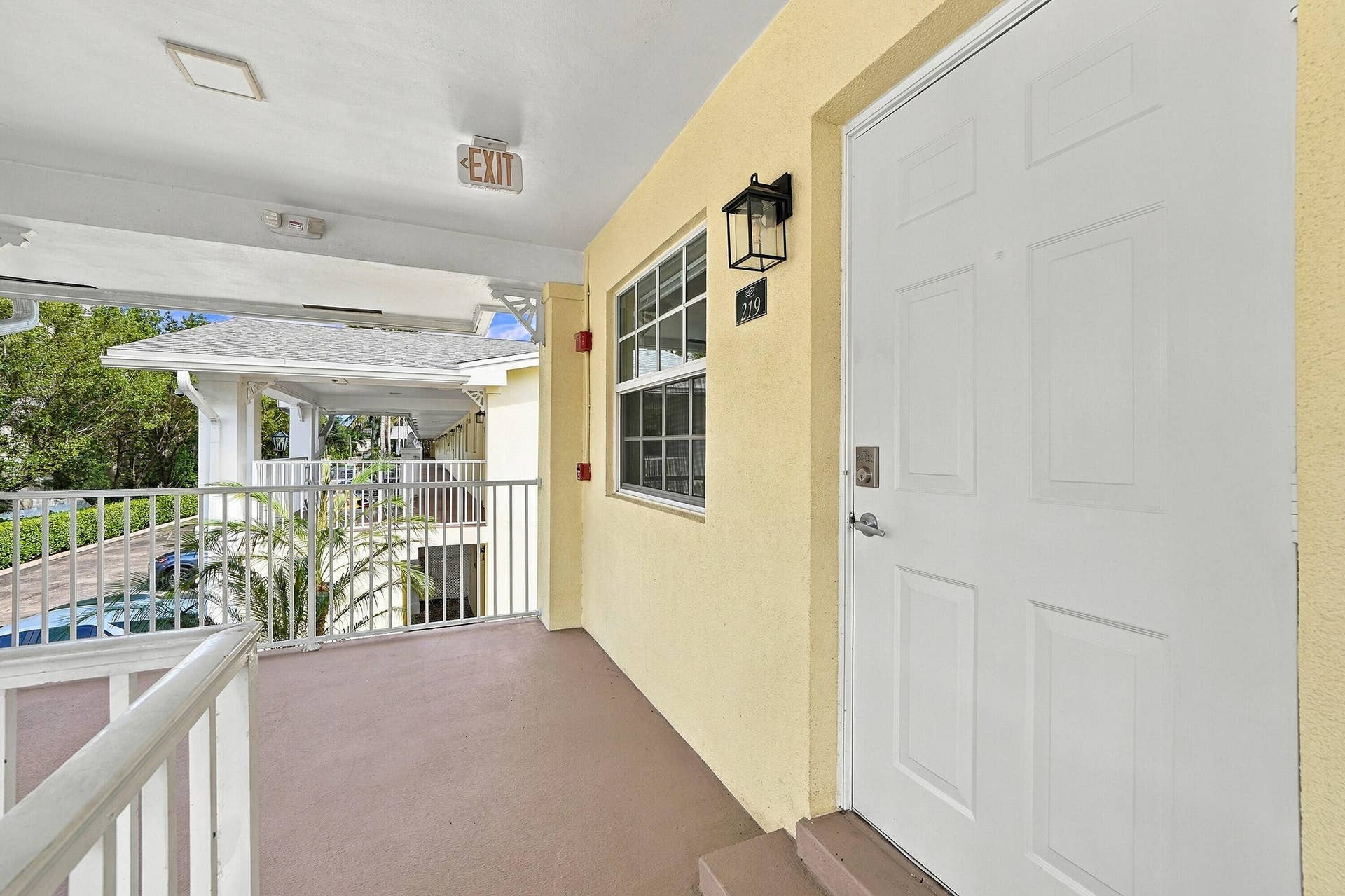 2660 NE 8TH Avenue, #219, Wilton Manors, FL 33334 04_dsc07533
