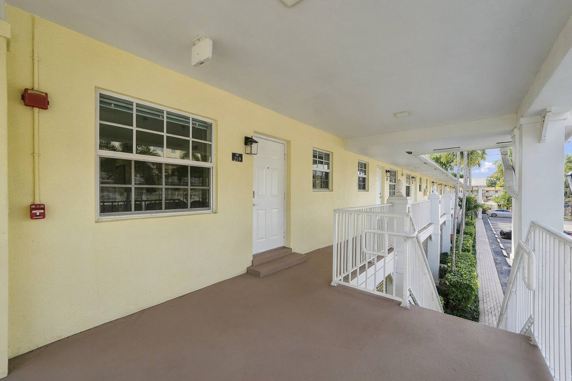 2660 NE 8TH Avenue, #219, Wilton Manors, FL 33334 03_dsc07528