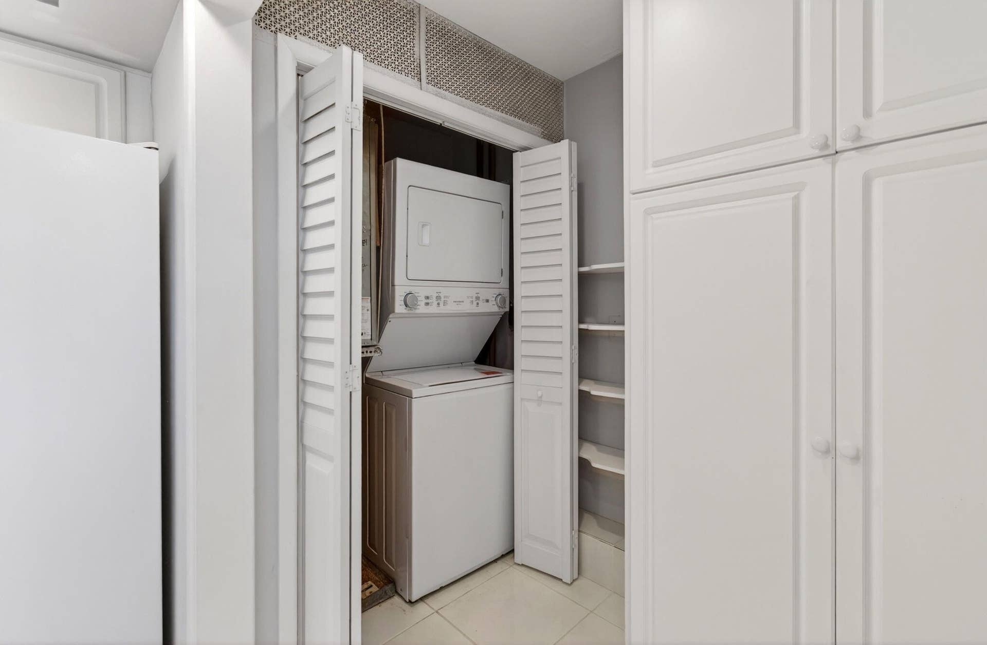 2701 S Ocean Boulevard, #21, Highland Beach, FL 33487 75-web-or-mls-DSC_9865(3)