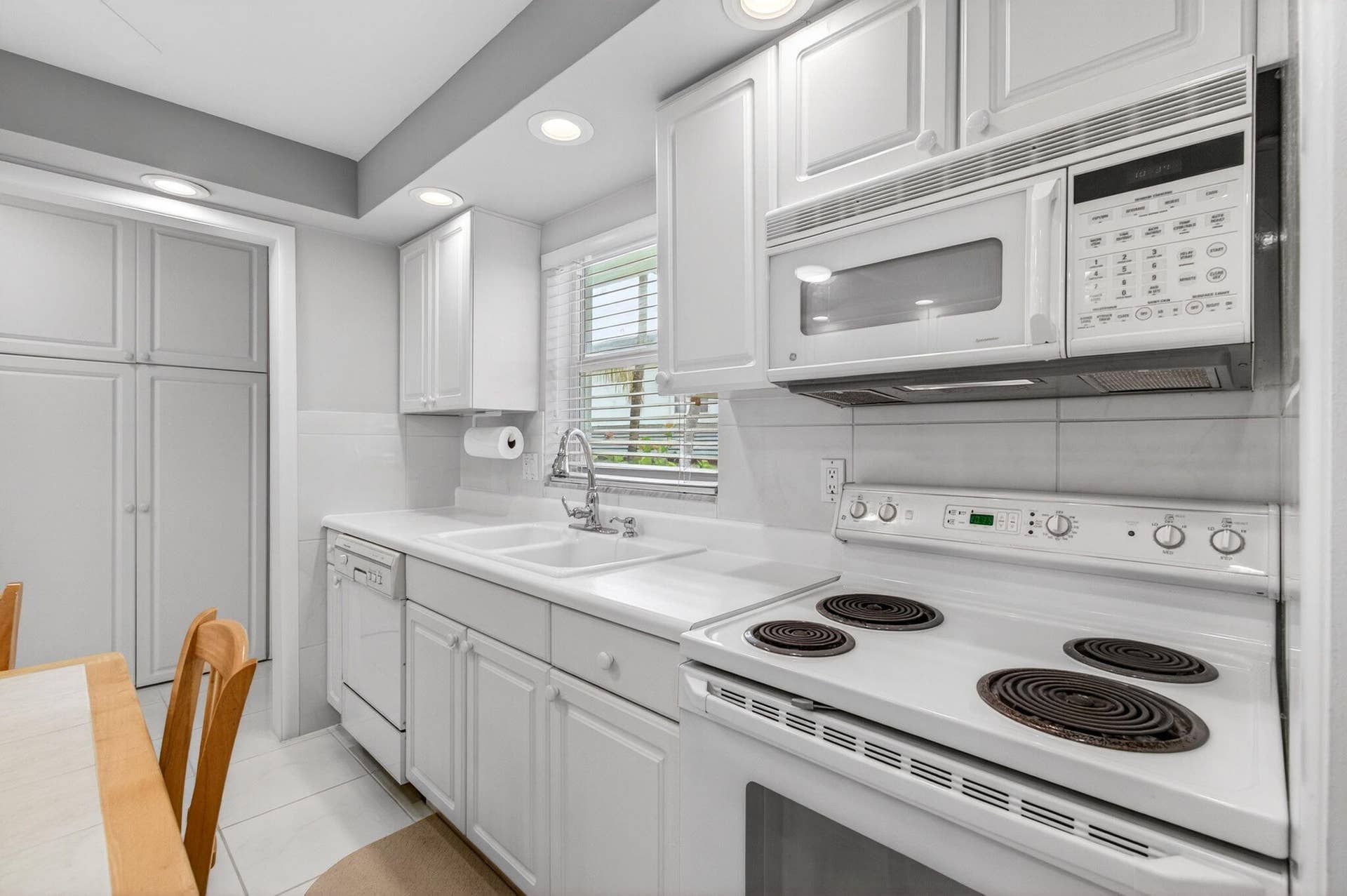 2701 S Ocean Boulevard, #21, Highland Beach, FL 33487 47-web-or-mls-DSC_9700