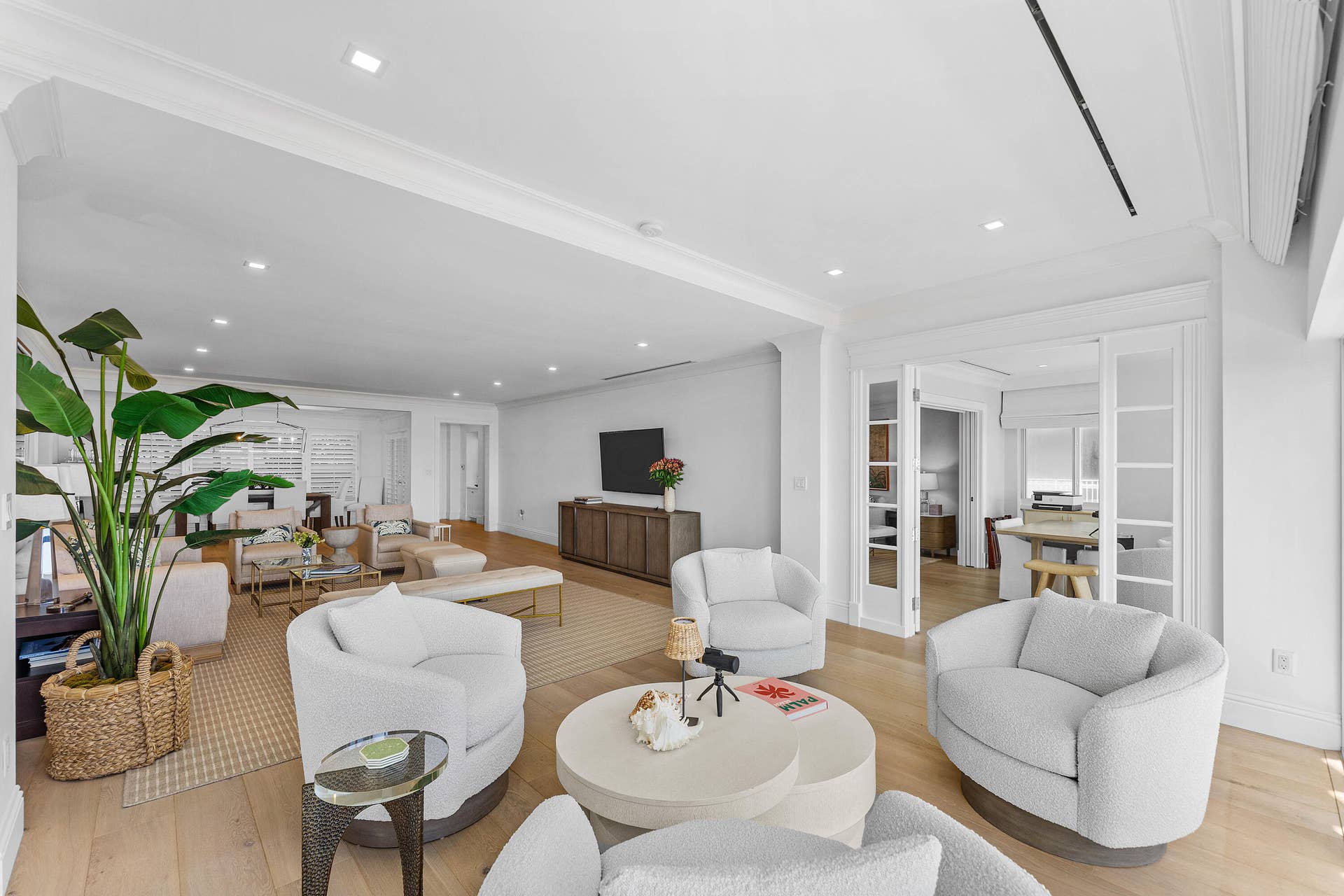 300 S Ocean Boulevard, #2D, Palm Beach, FL 33480 011-300SouthOceanBoulevard-2D-PalmBeach-